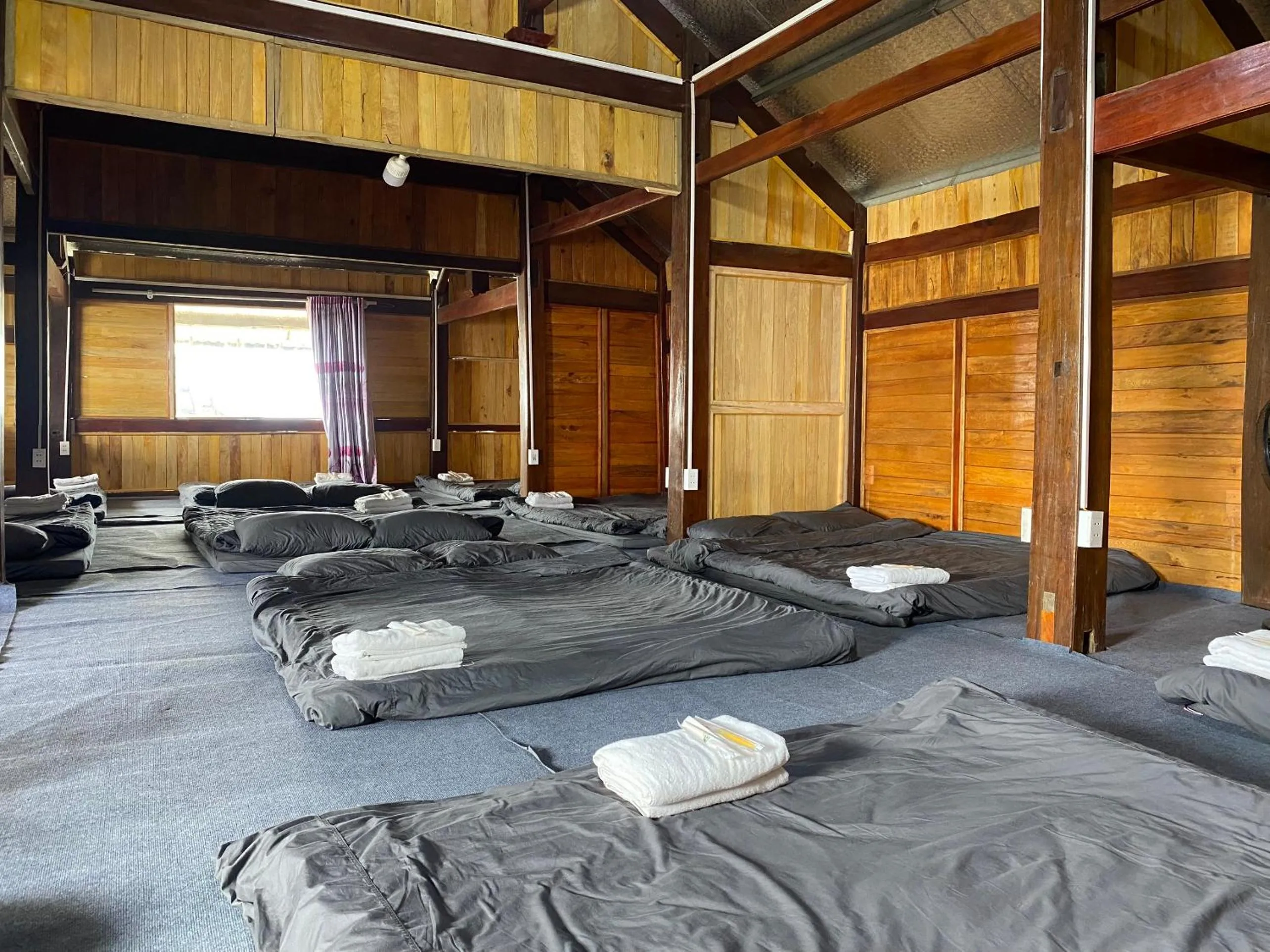 Bed in May Home Tà Xùa