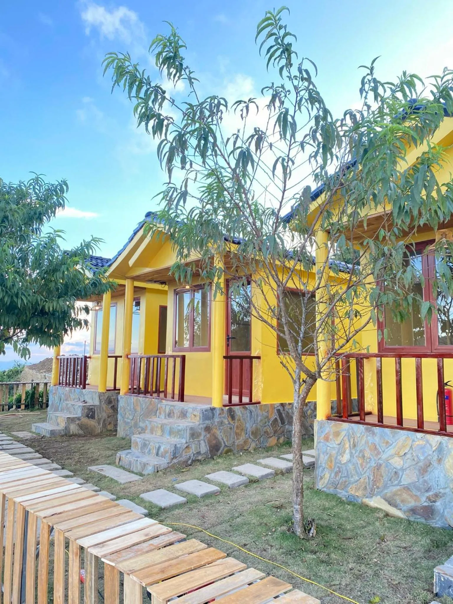 Spring in May Home Tà Xùa