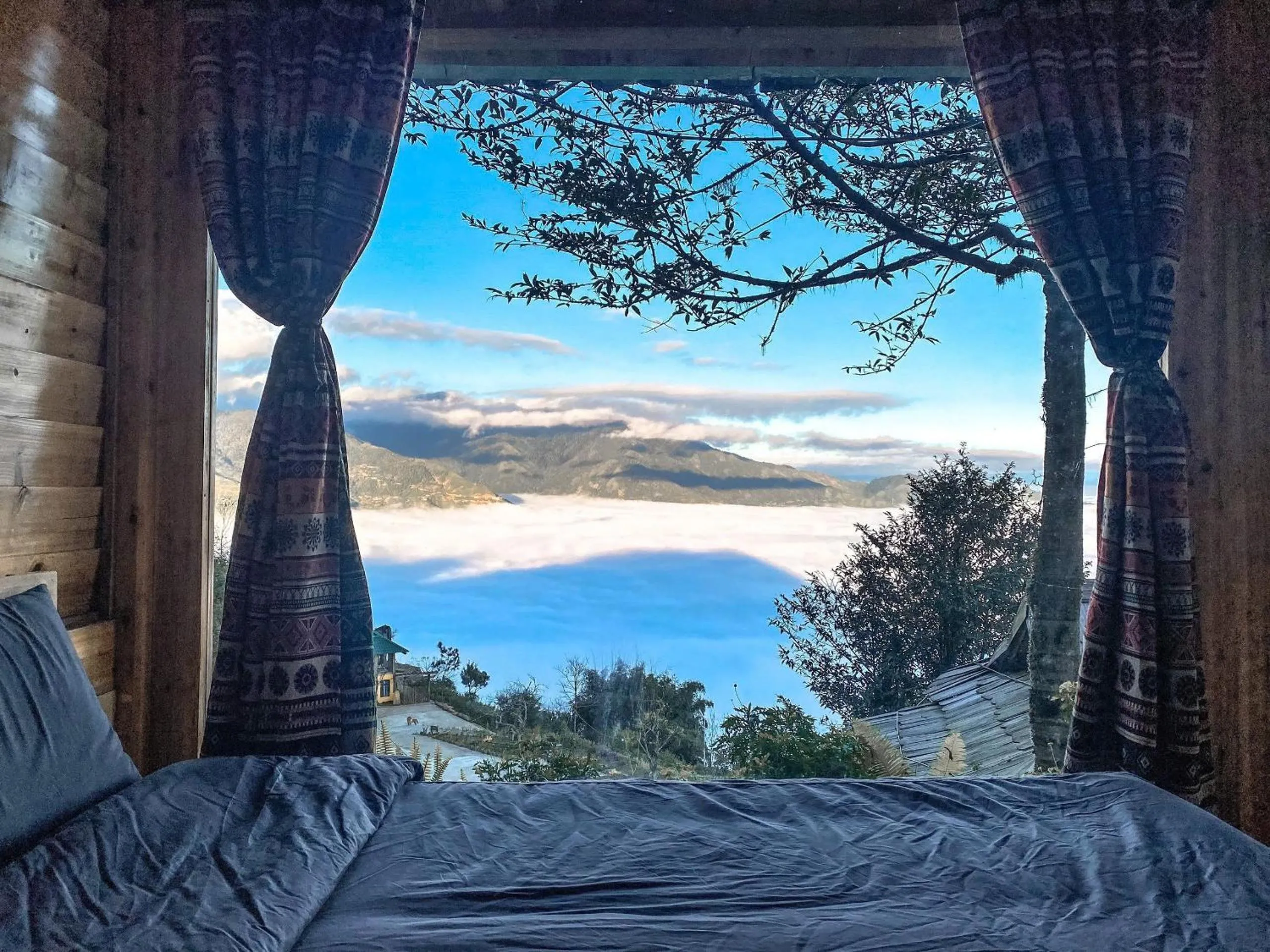 Bed in May Home Tà Xùa