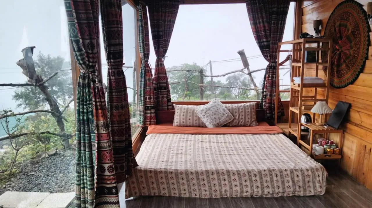 Bed in May Home Tà Xùa