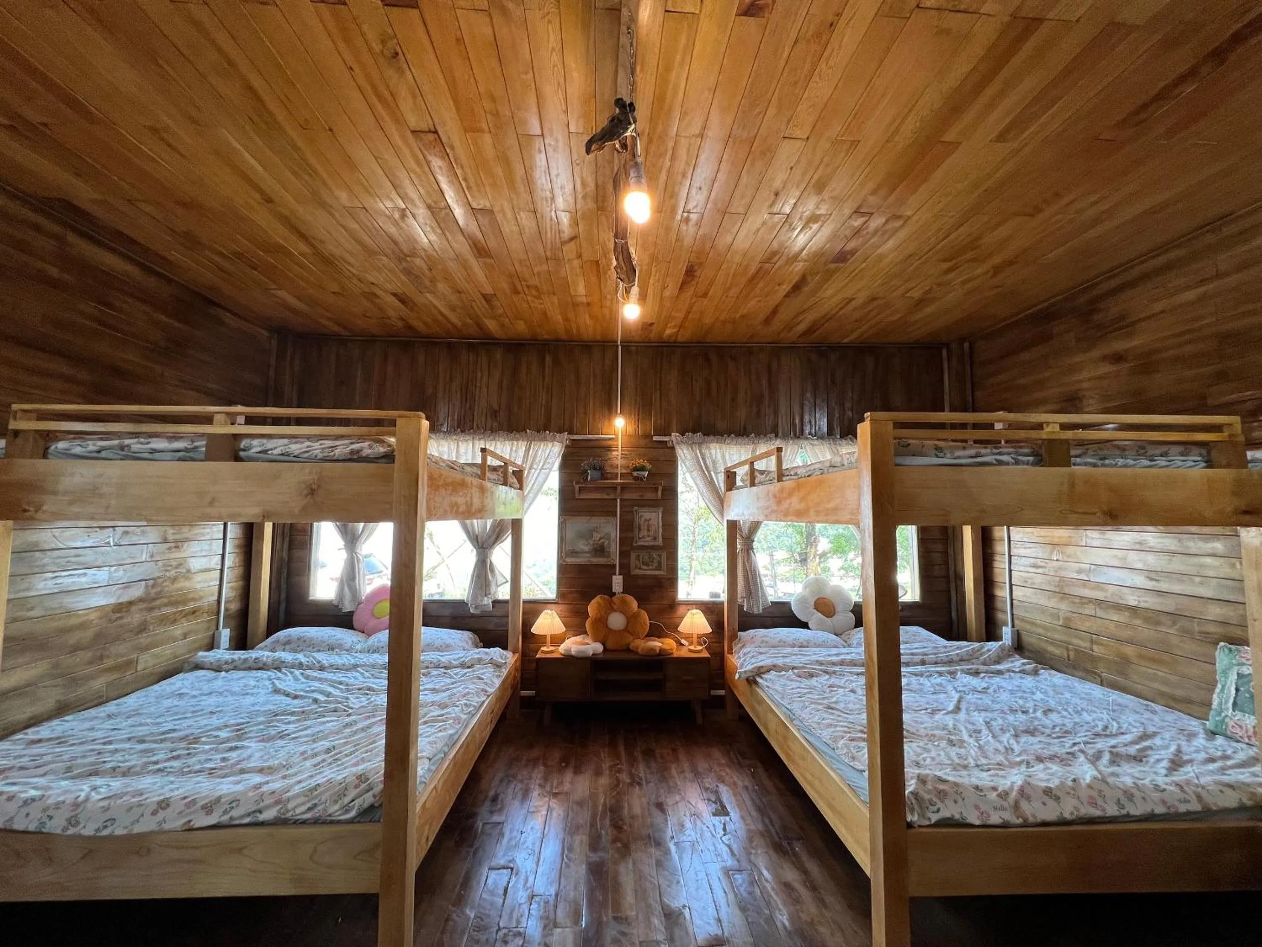 Bed in May Home Tà Xùa