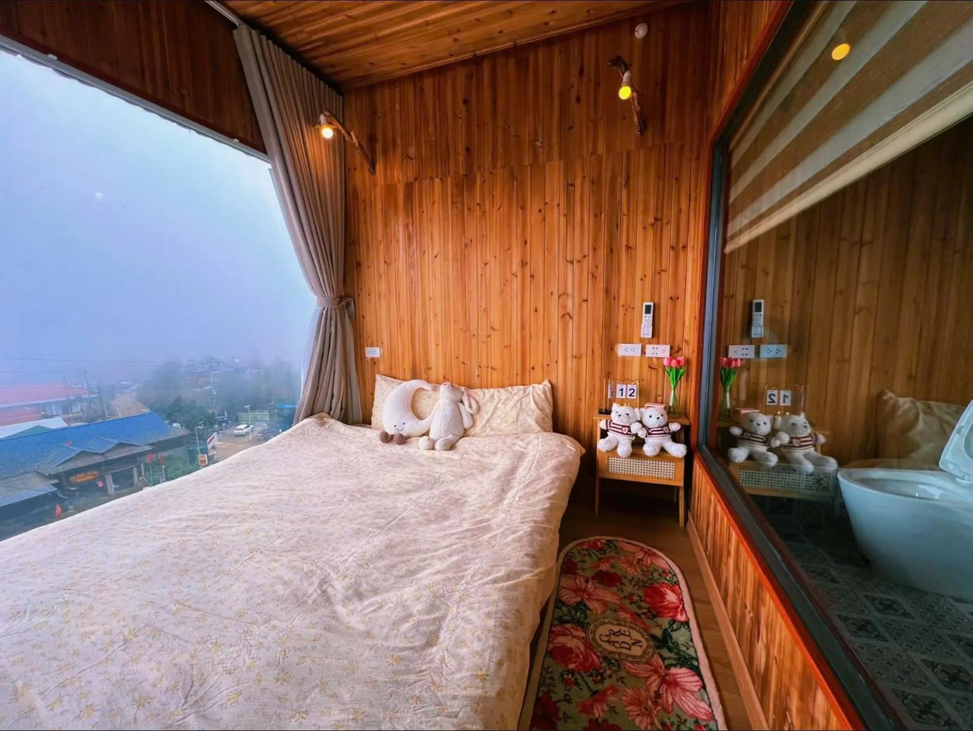 Bed in May Home Tà Xùa