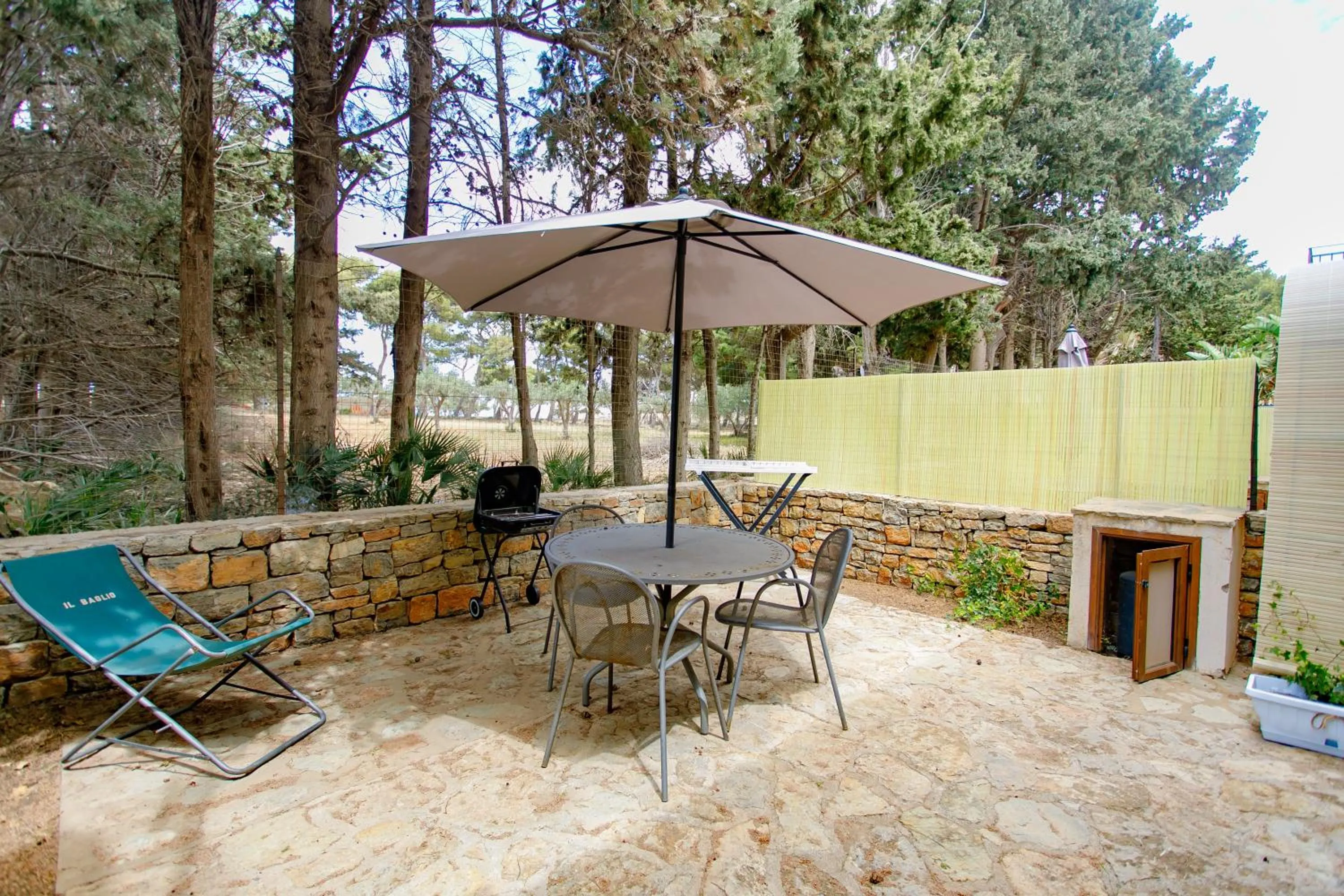 Patio in SanVitoTour- Residence Il Baglio