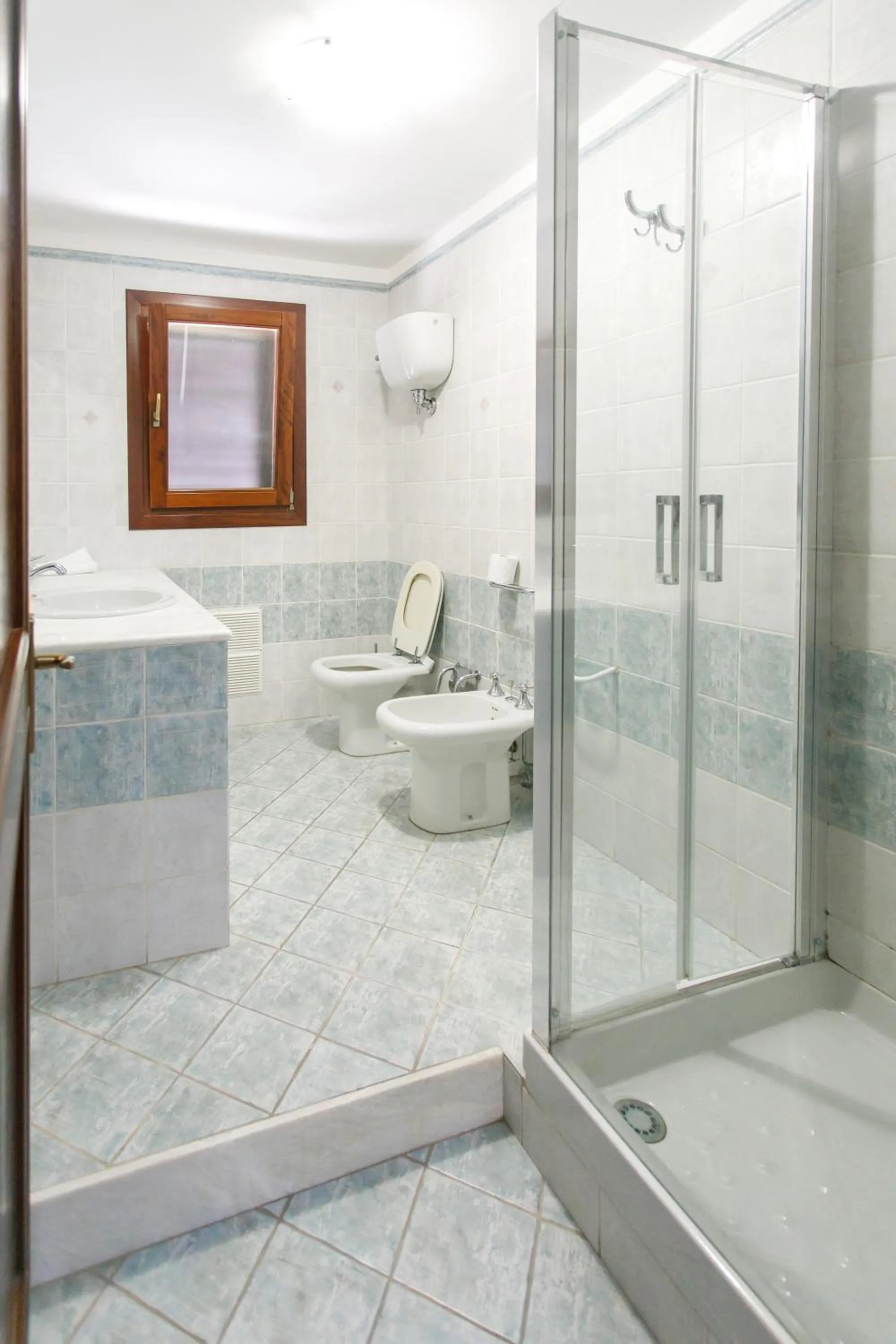 Shower in SanVitoTour- Residence Il Baglio