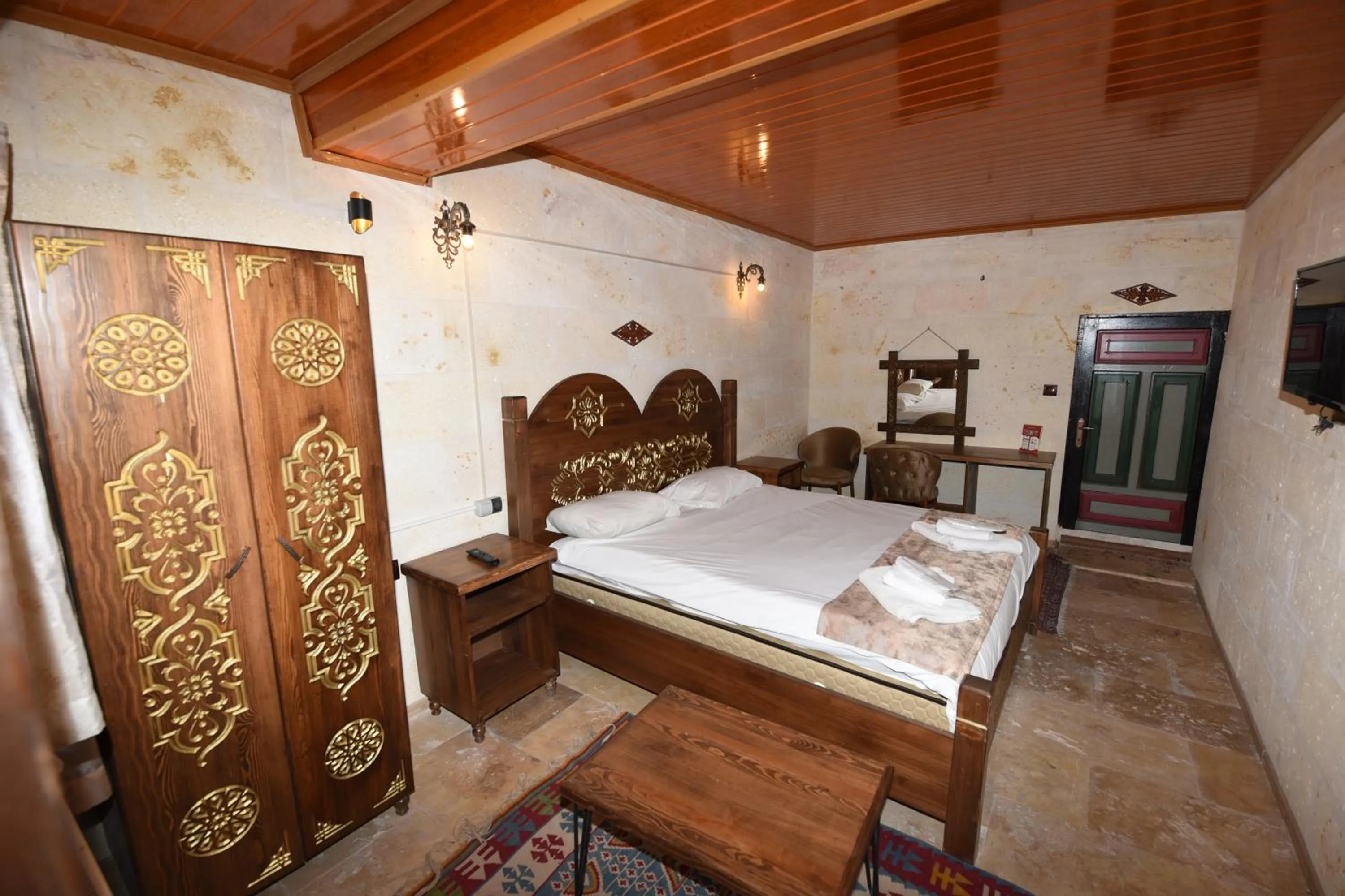 Bed in Peri Cave Hotel