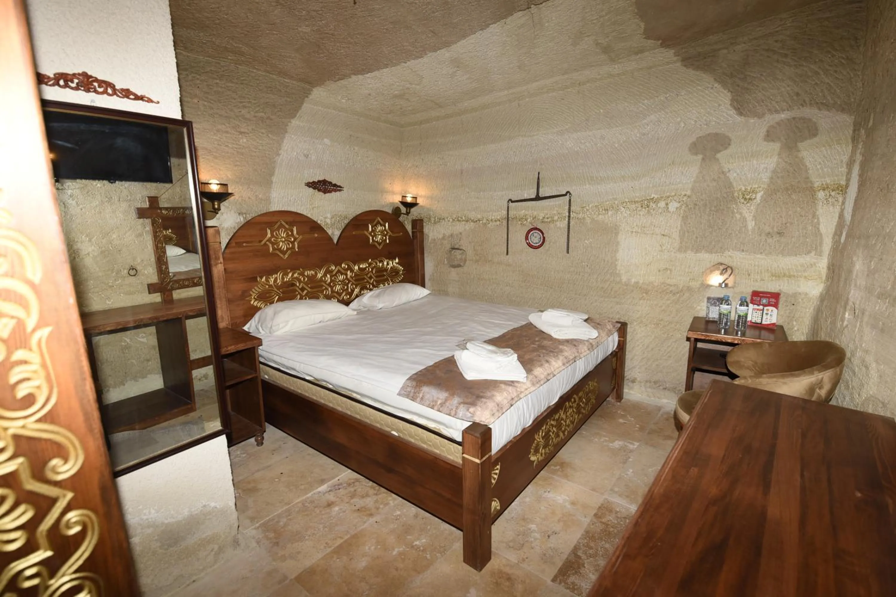 Bed in Peri Cave Hotel
