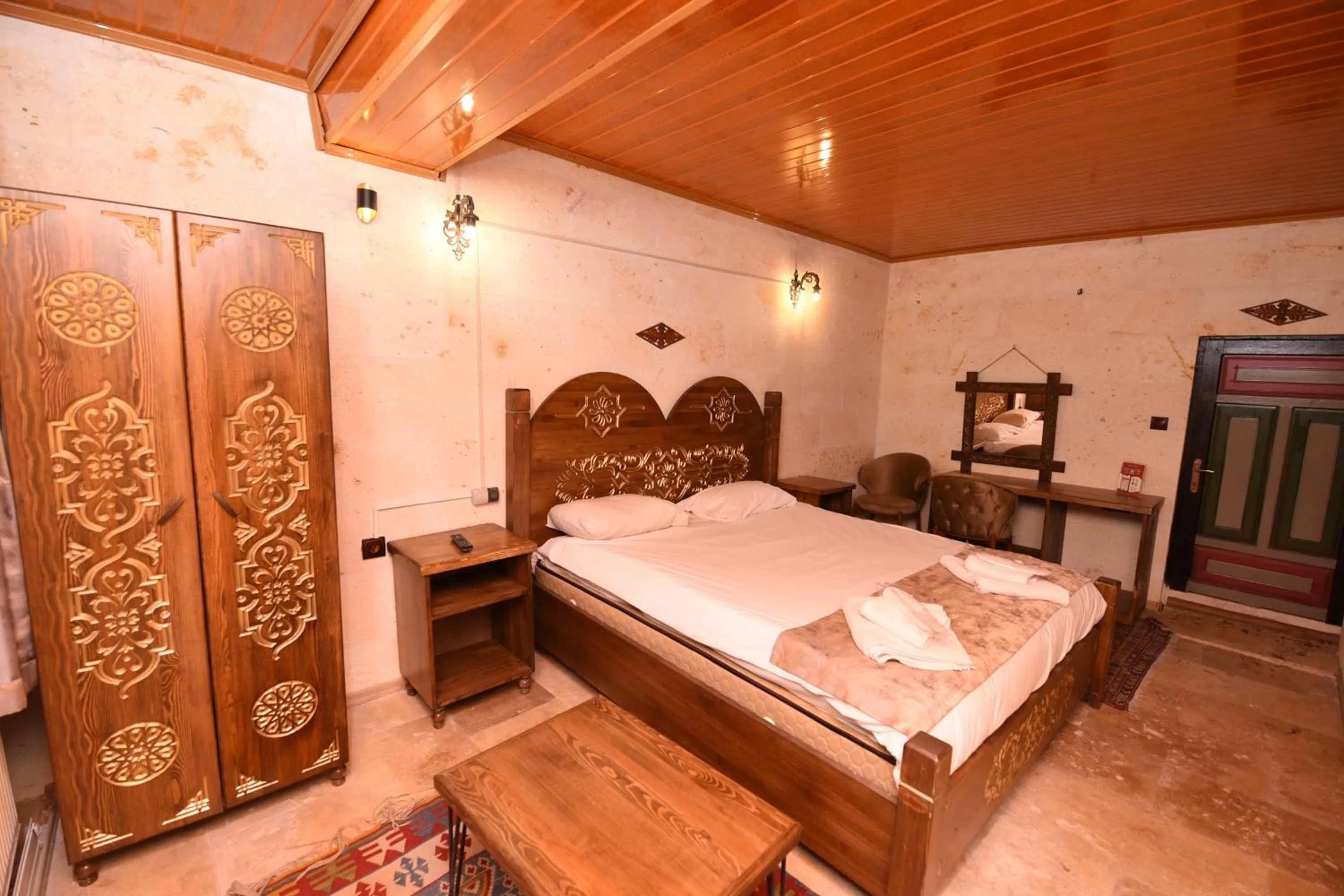 Bed in Peri Cave Hotel