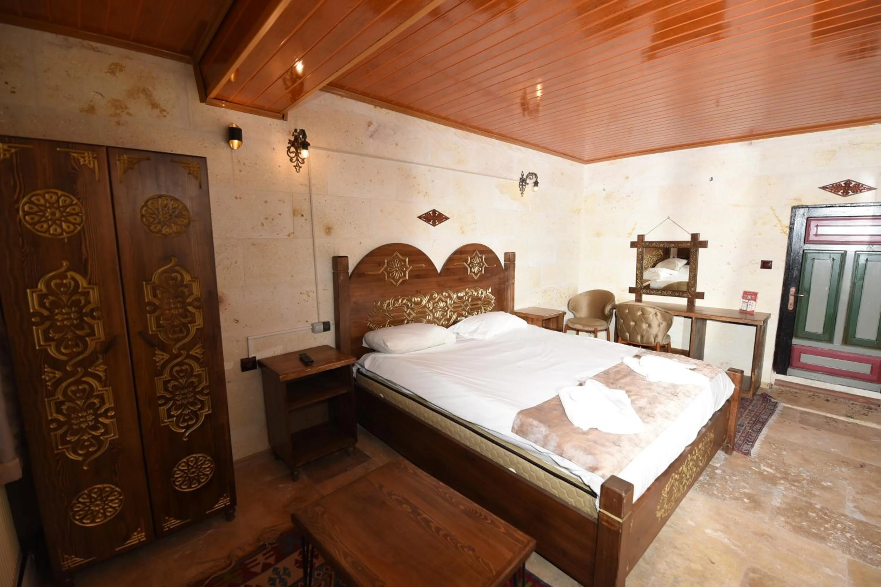 Bed in Peri Cave Hotel