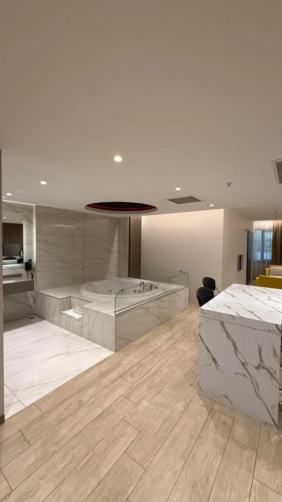 Photo of the whole room, Bed in Nish Palace Beşiktaş