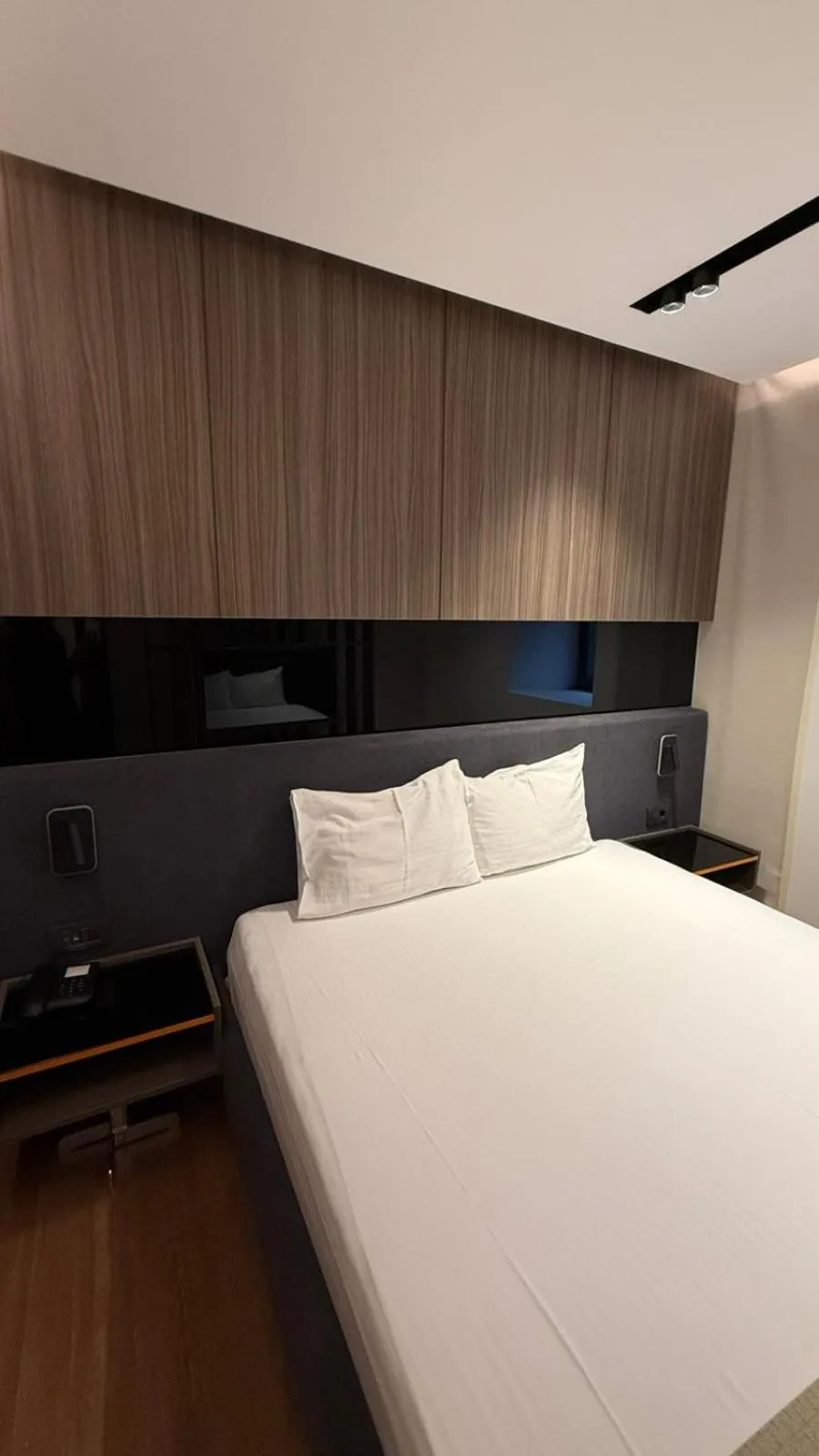 Photo of the whole room, Bed in Nish Palace Beşiktaş