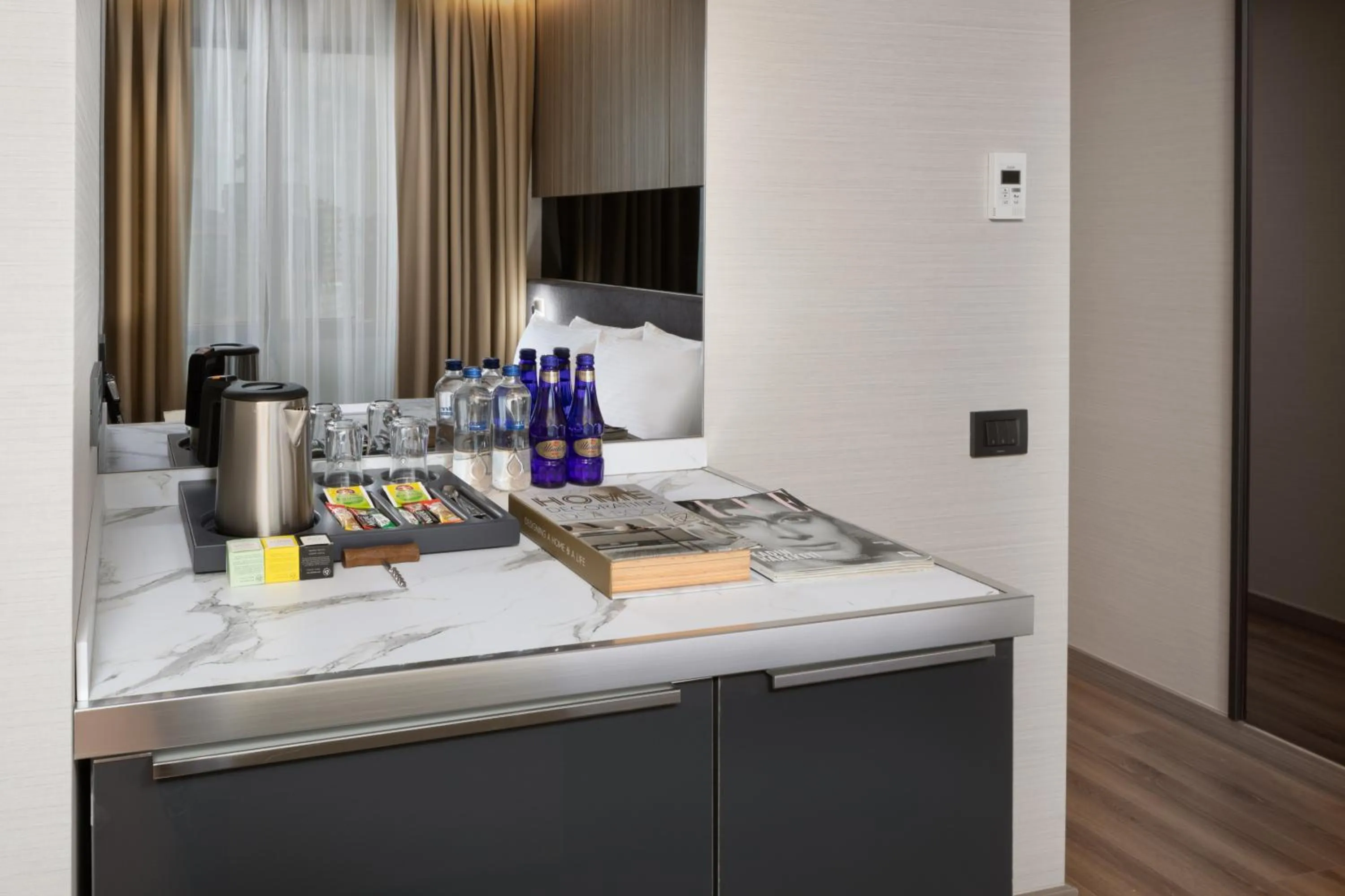 Coffee/tea facilities in Nish Palace Beşiktaş