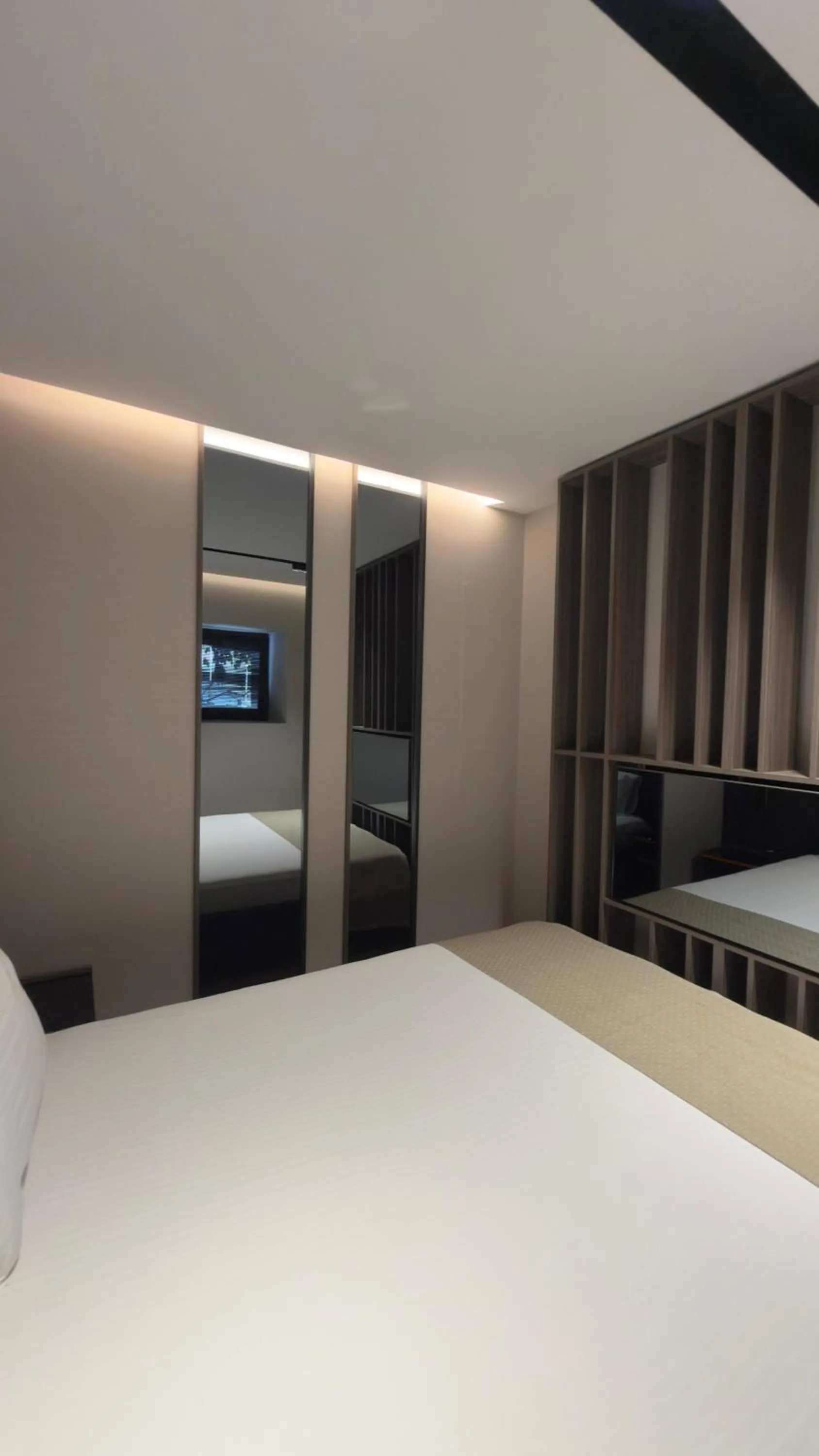 Bedroom, Bed in Nish Palace Beşiktaş