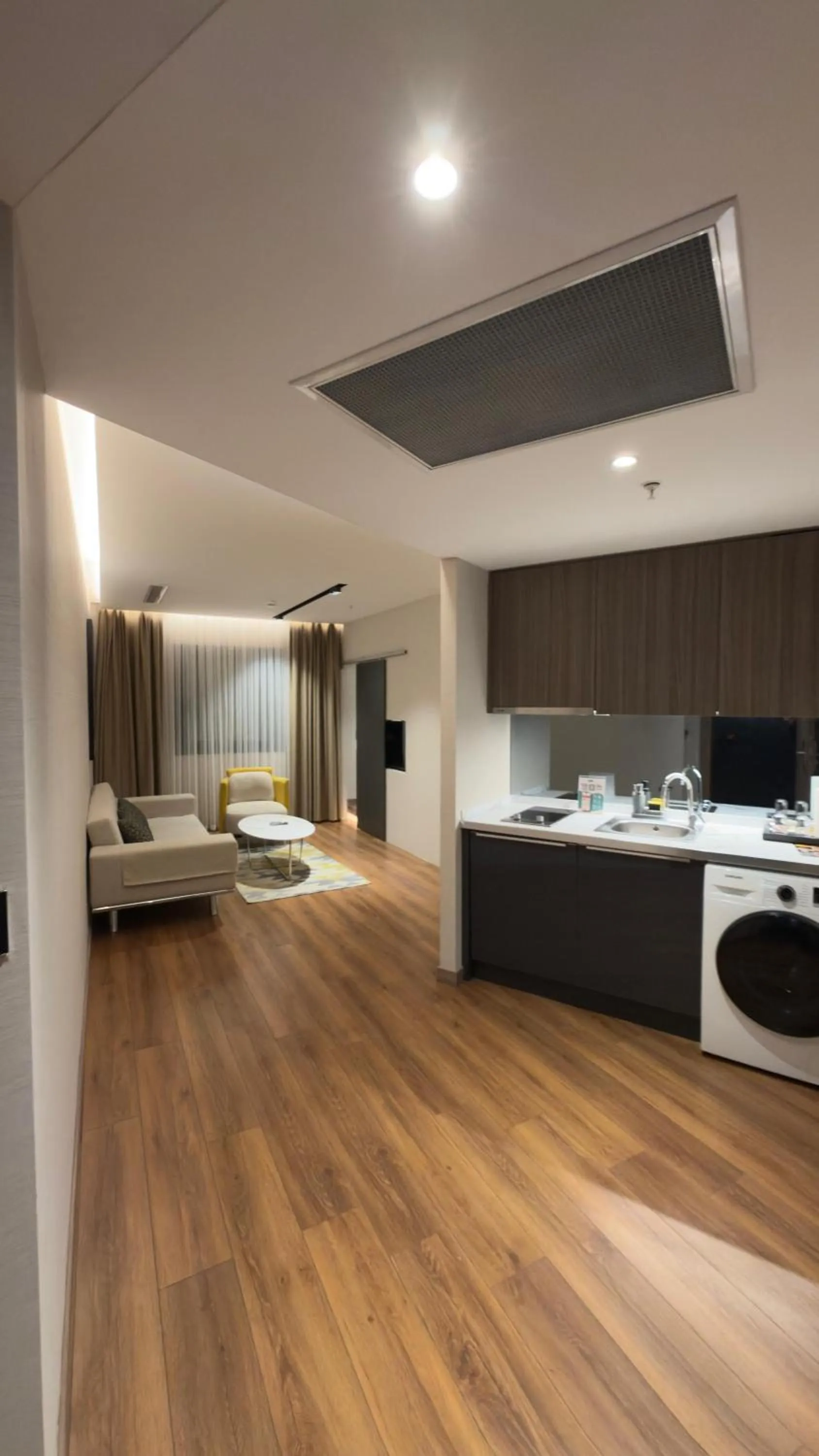 Photo of the whole room, Bed in Nish Palace Beşiktaş