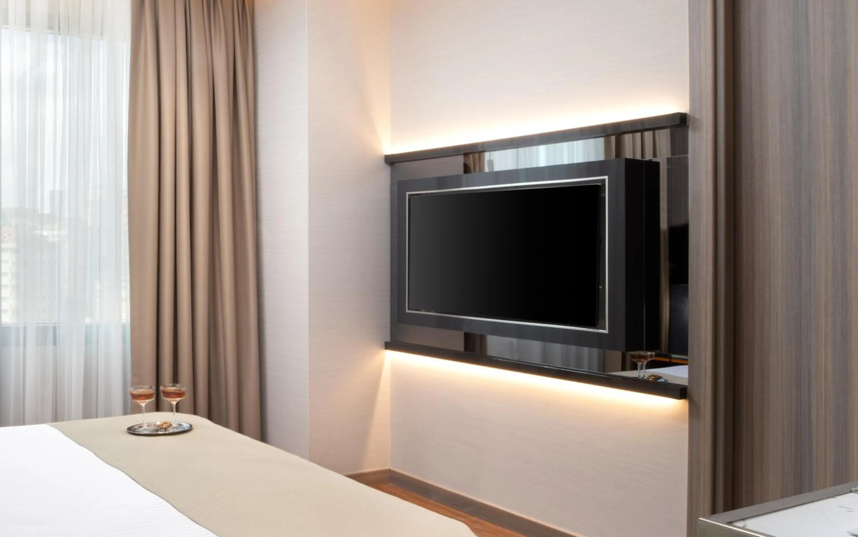 Bed in Nish Palace Beşiktaş