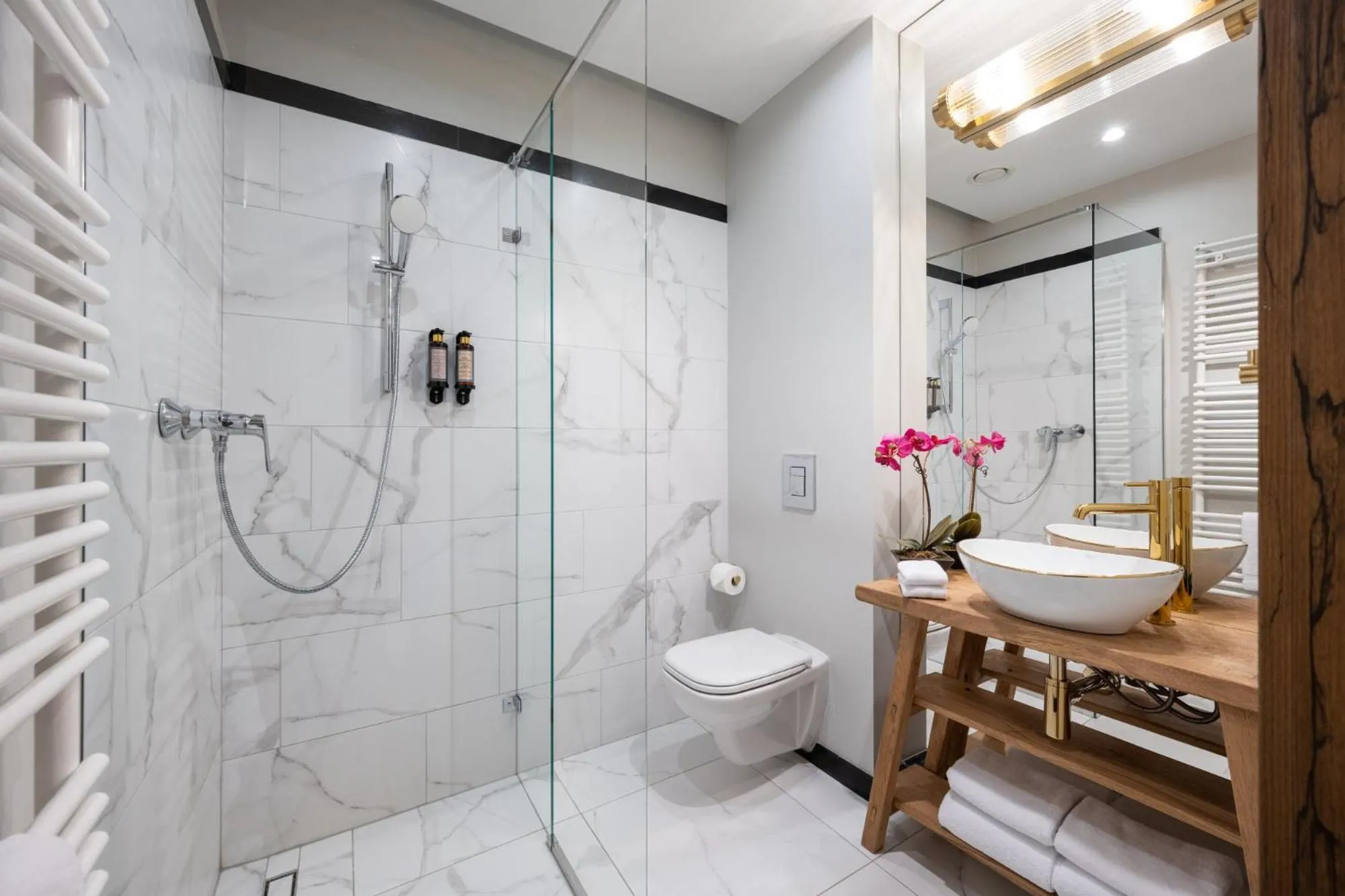 Shower in Sava Boutique Hotel