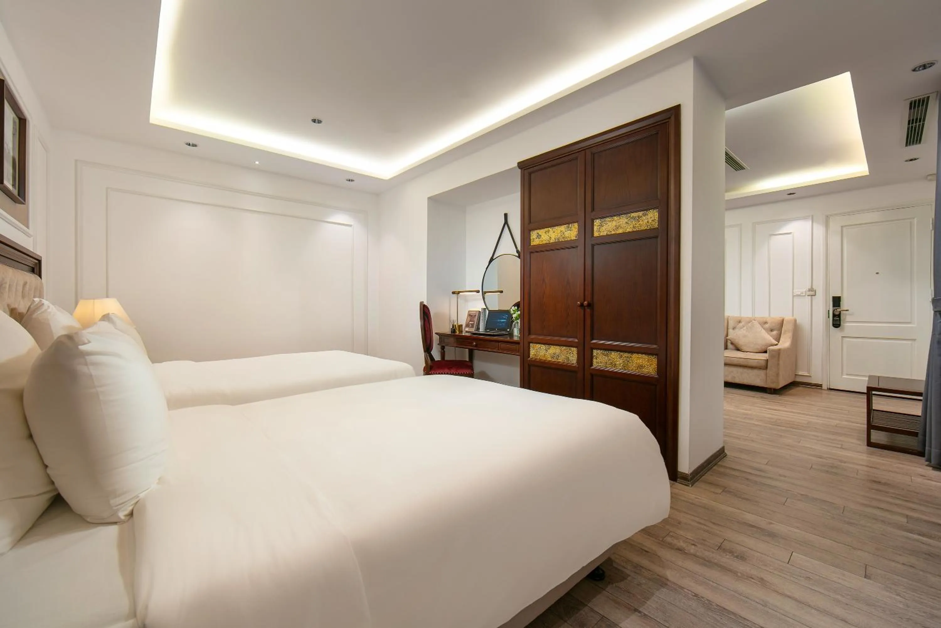 Photo of the whole room, Bed in Gloud Hotel