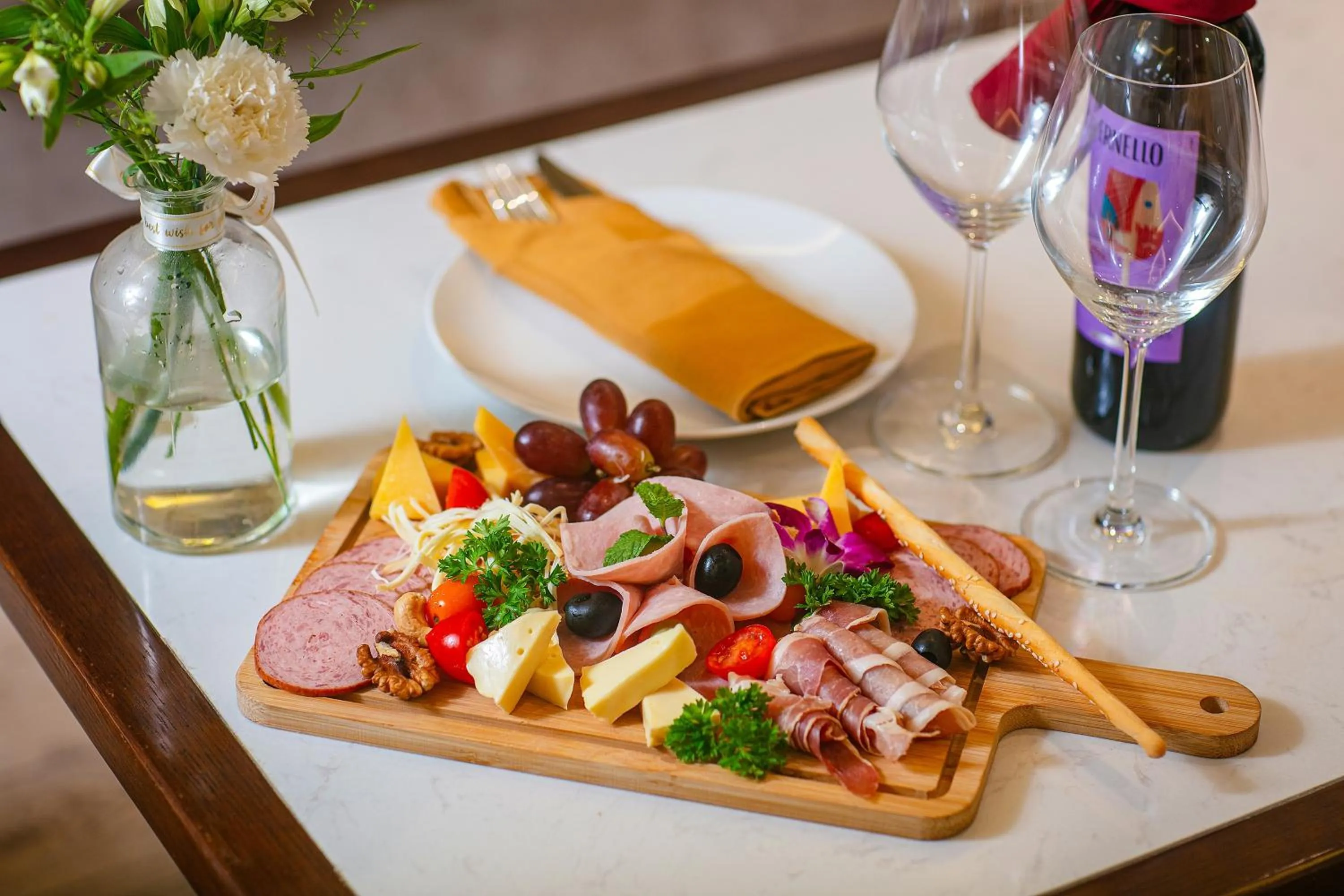 Food and drinks in Gloud Hotel