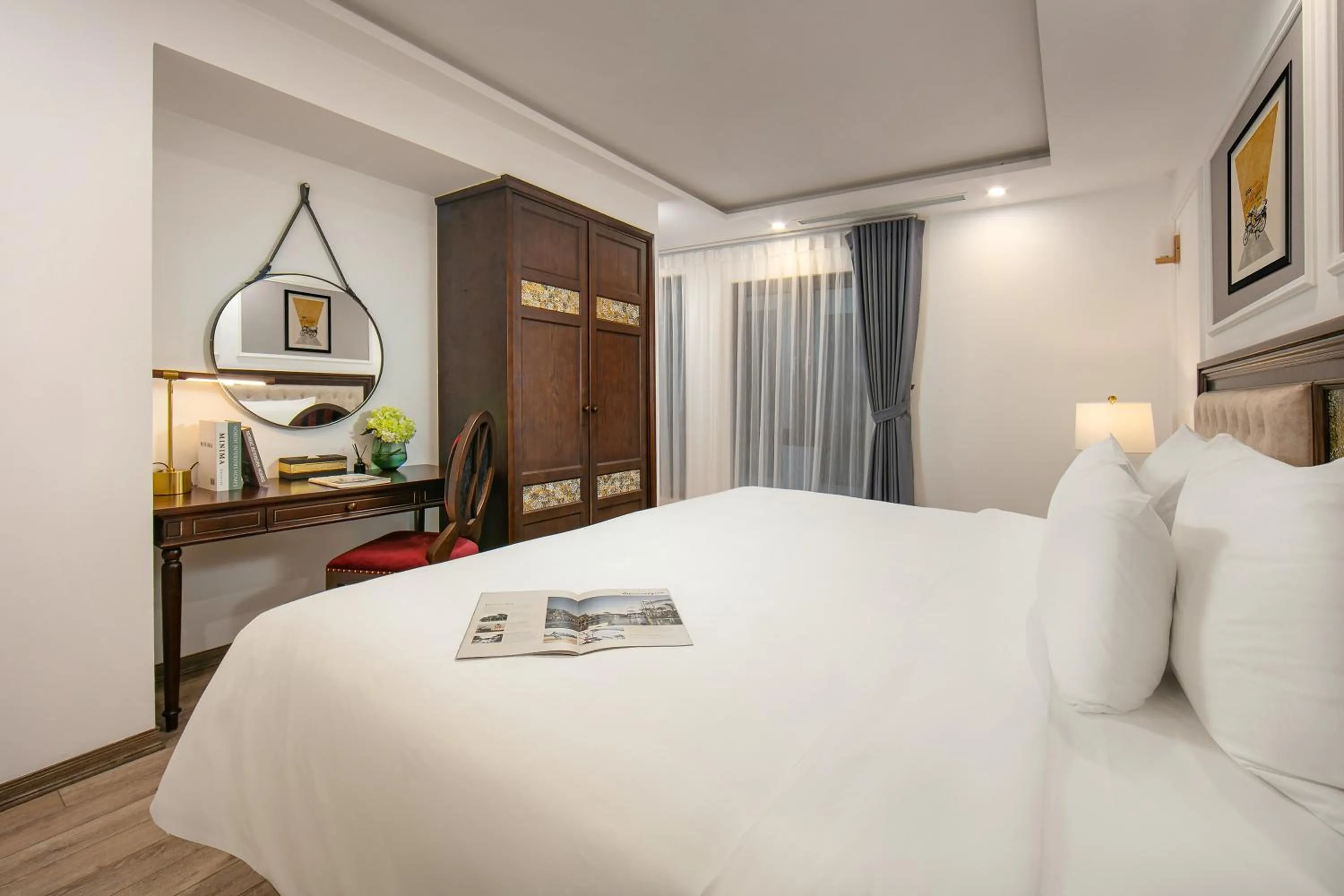 Bedroom, Bed in Gloud Hotel