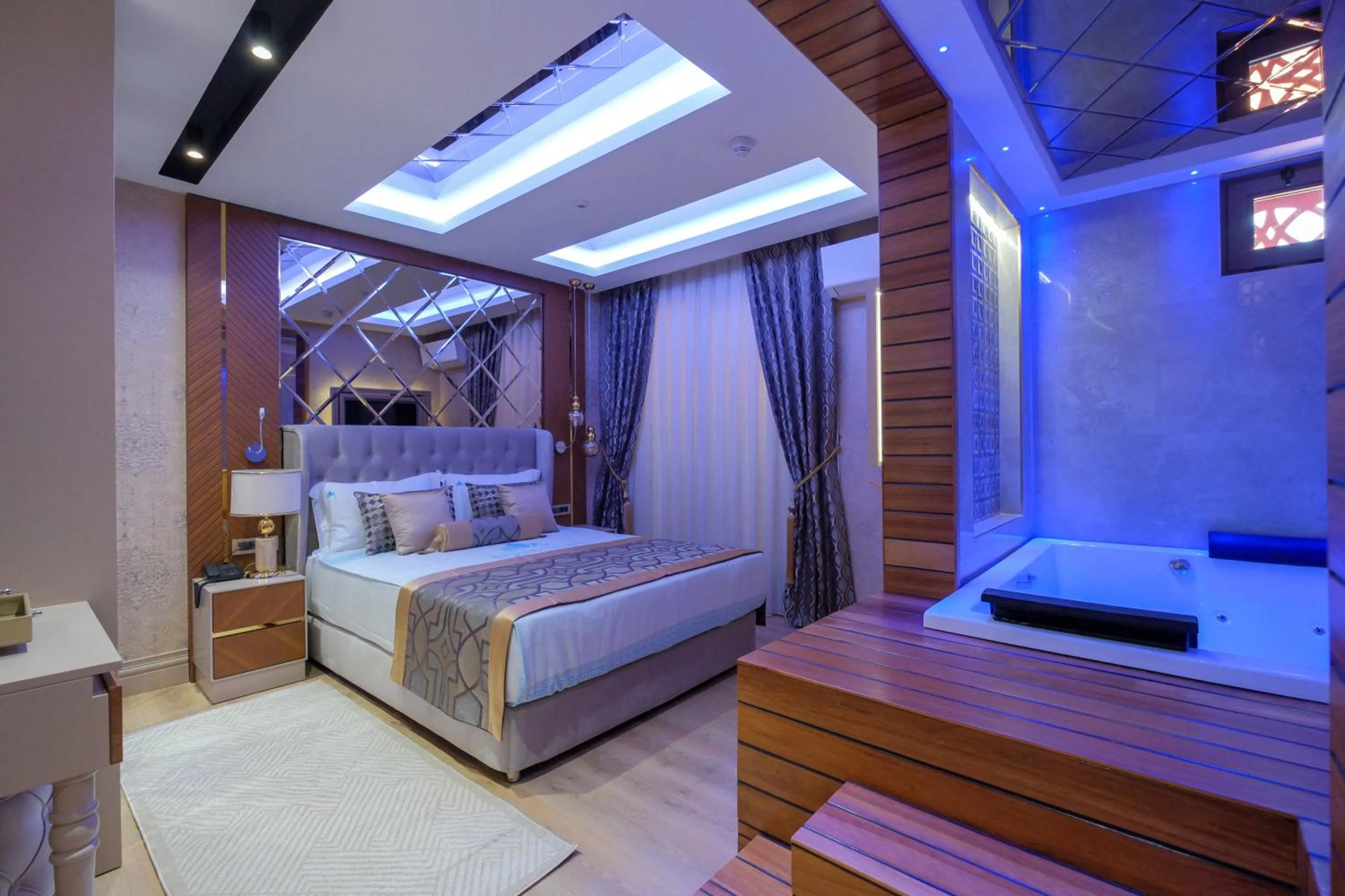 Bed in Elysium Deluxe Suites Antalya