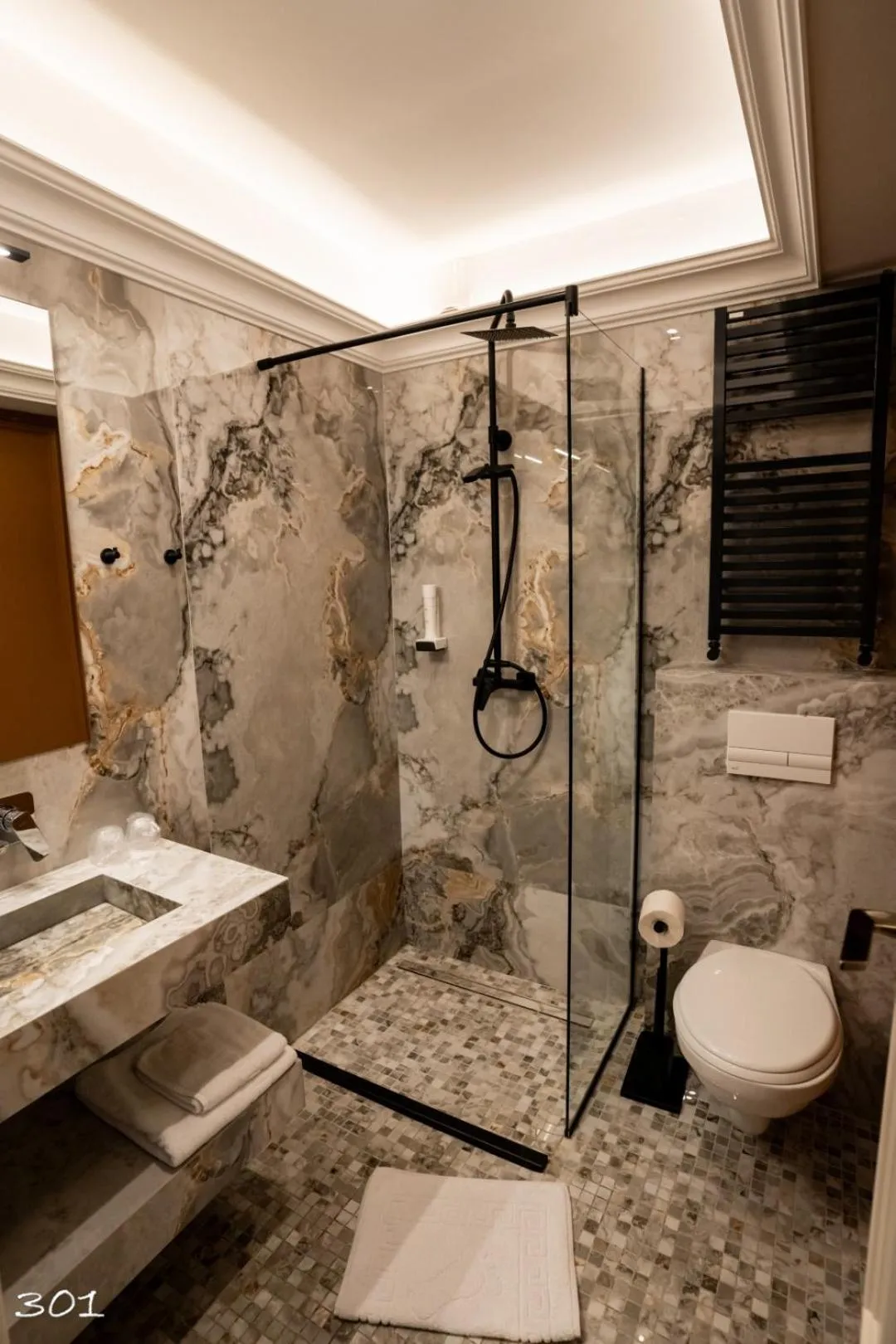 Bathroom in Cosmopolita Boutique Hotel