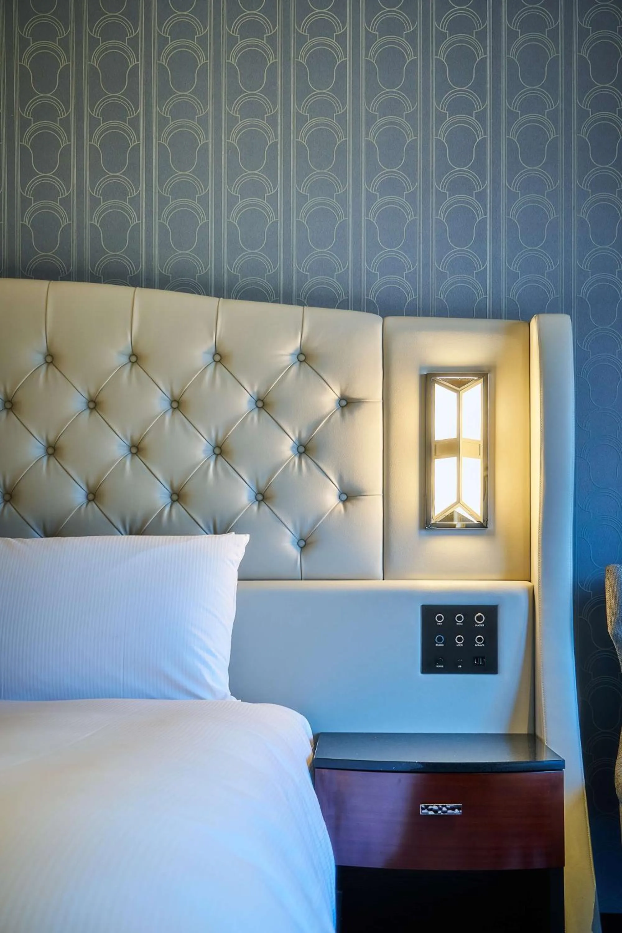 Bedroom, Bed in Hilton Yokohama