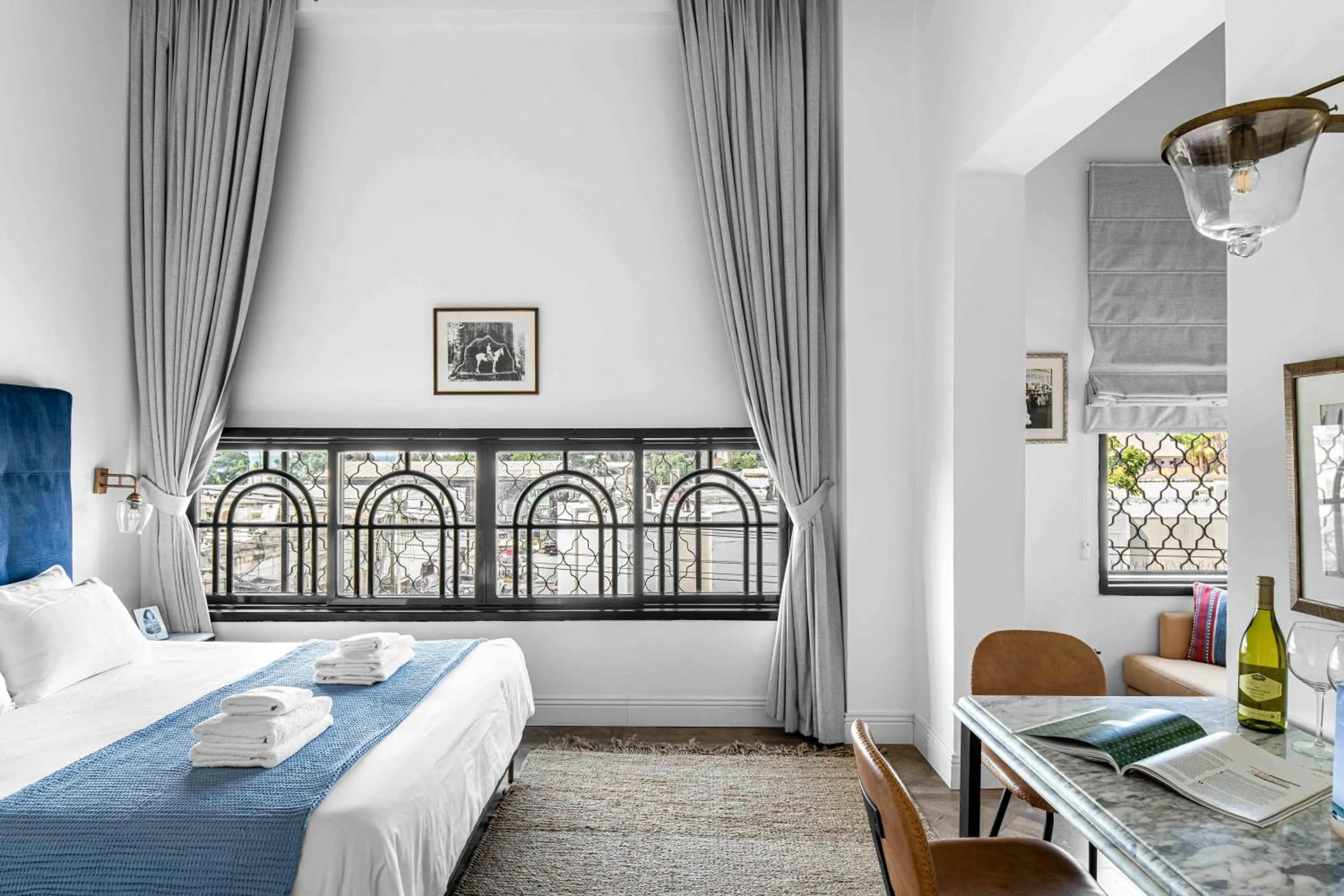 Bed in Kubler's House - By Beach Apartments TLV