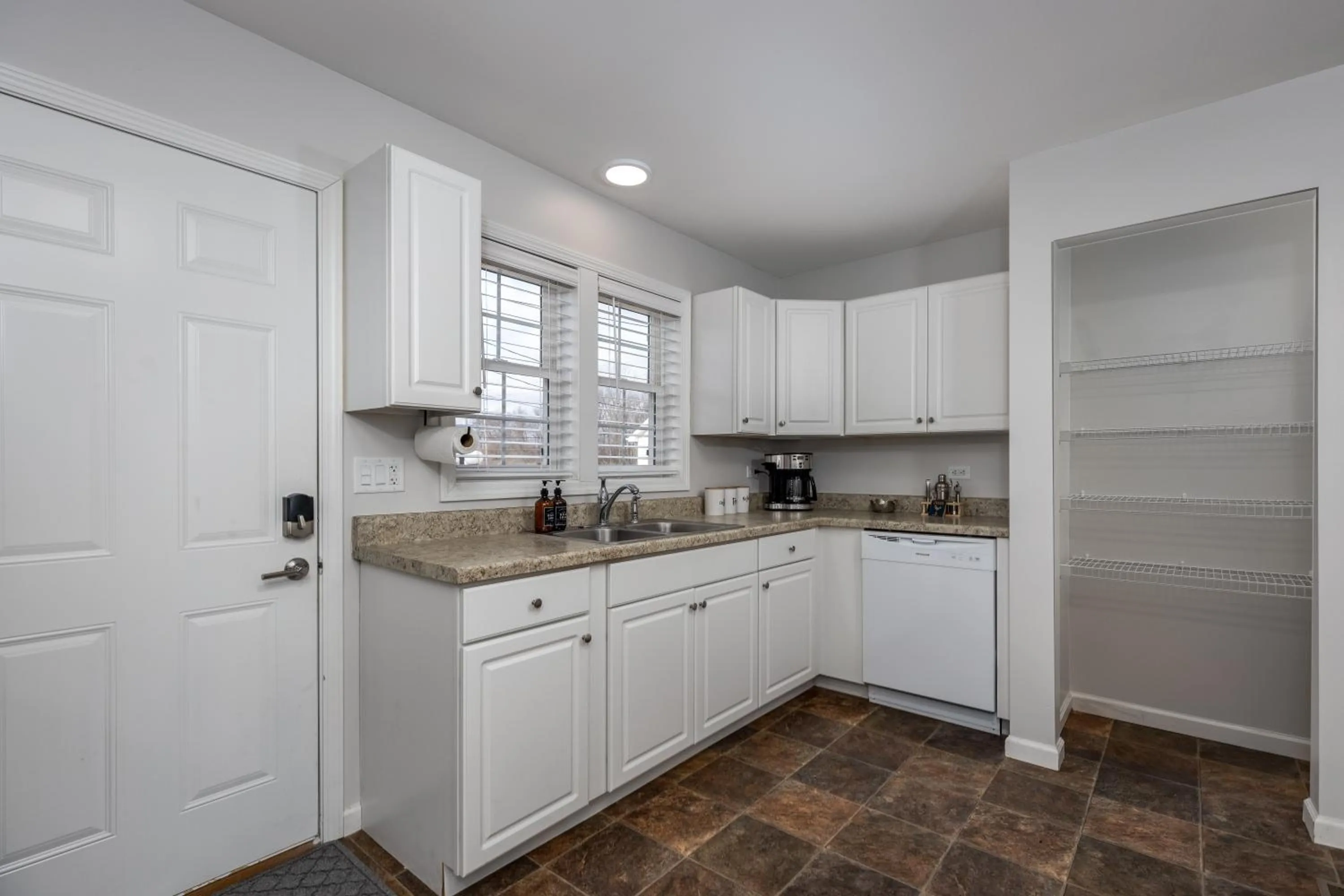 Coffee/tea facilities in Starved Rock & Ottawa Retreat Amazing Getaway Home