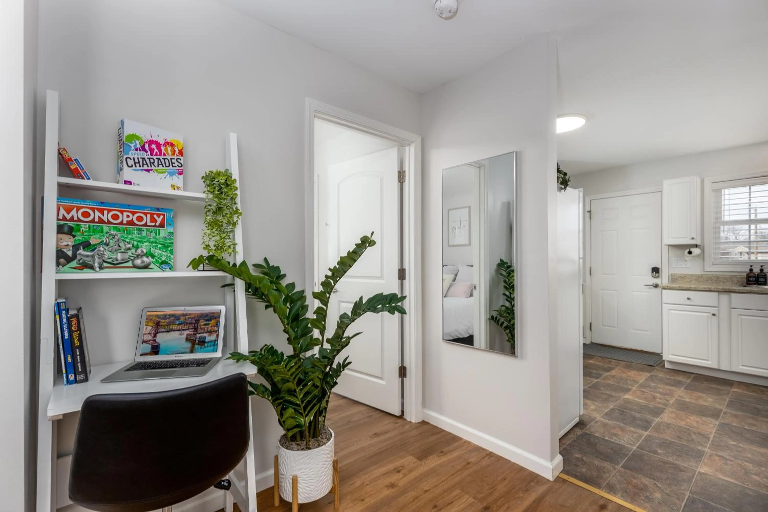 kitchen in Starved Rock & Ottawa Retreat Amazing Getaway Home