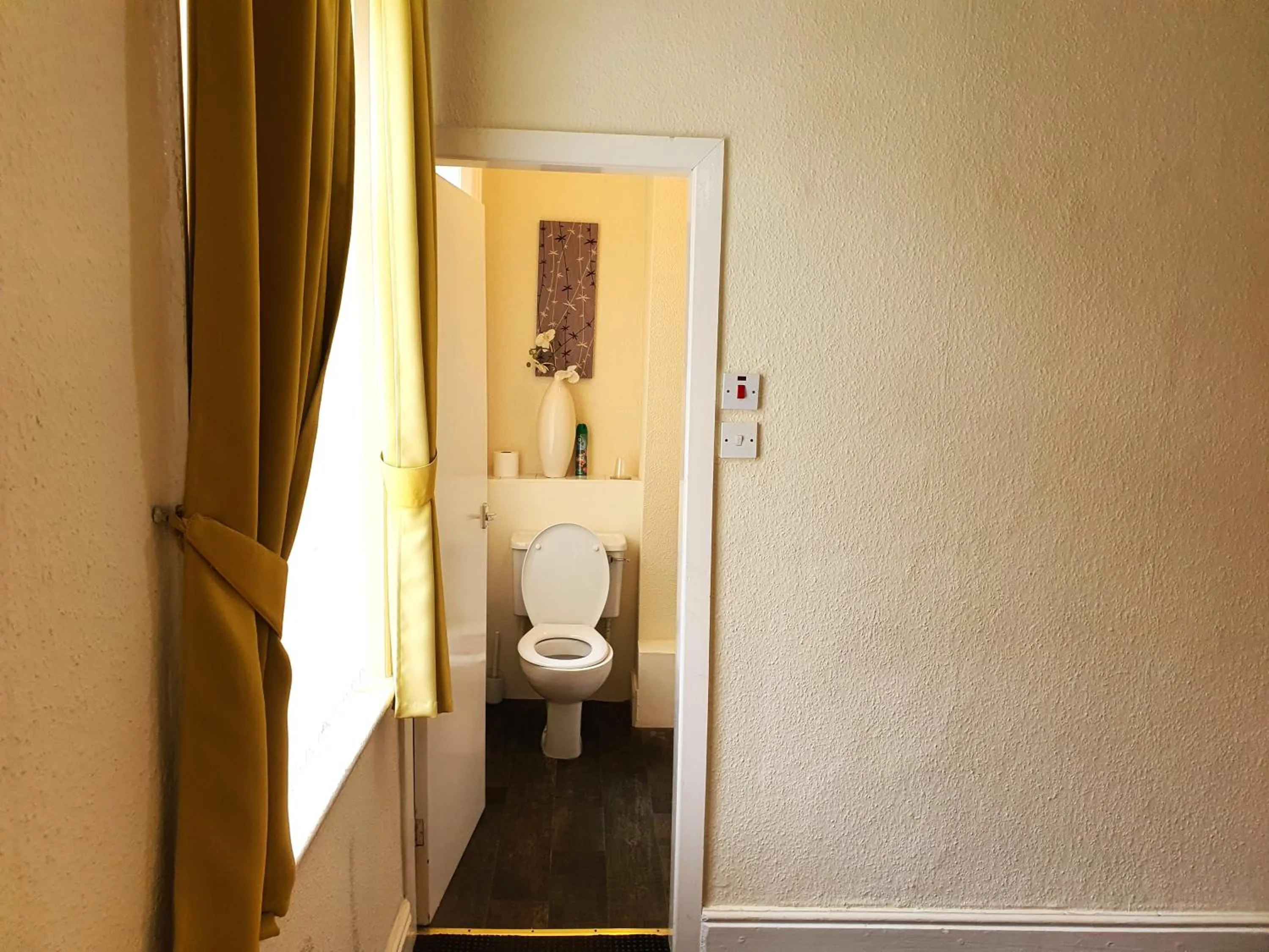 Bathroom in Windsor House Hotel