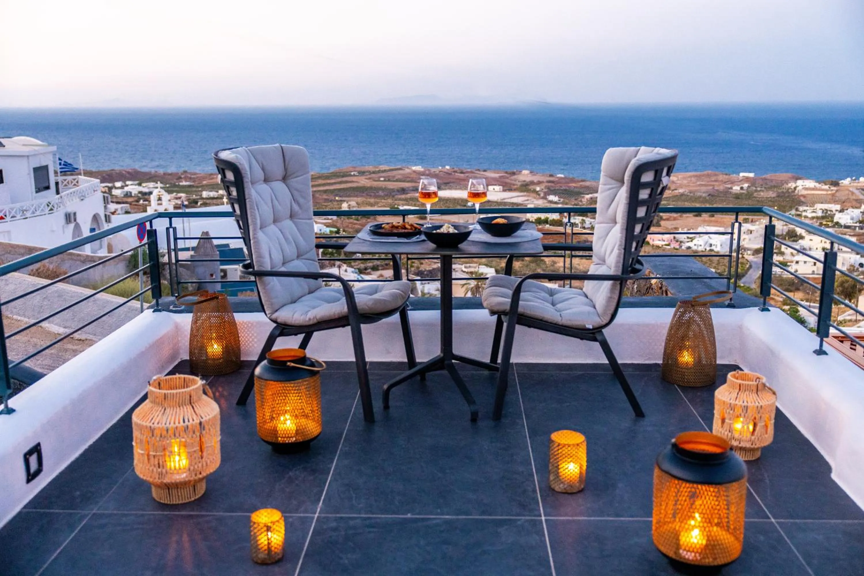 Restaurant/places to eat in Venus Sunrise Suites & Villas