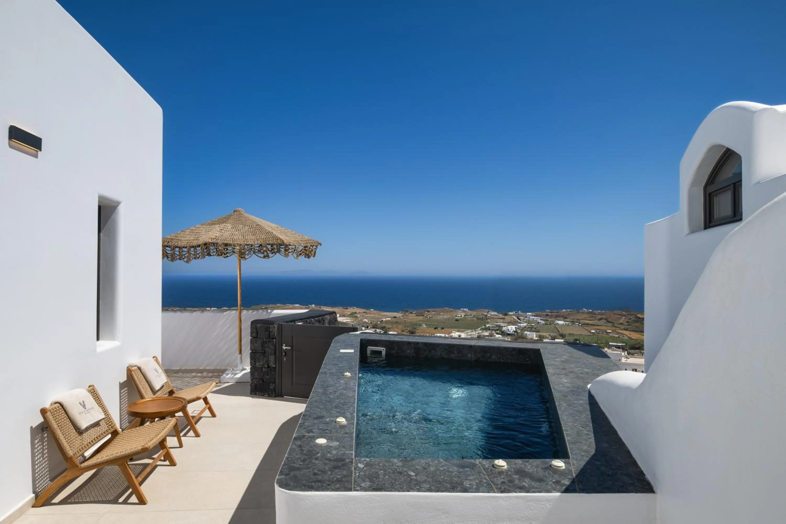 Hot Tub in Venus Sunrise Suites & Villas