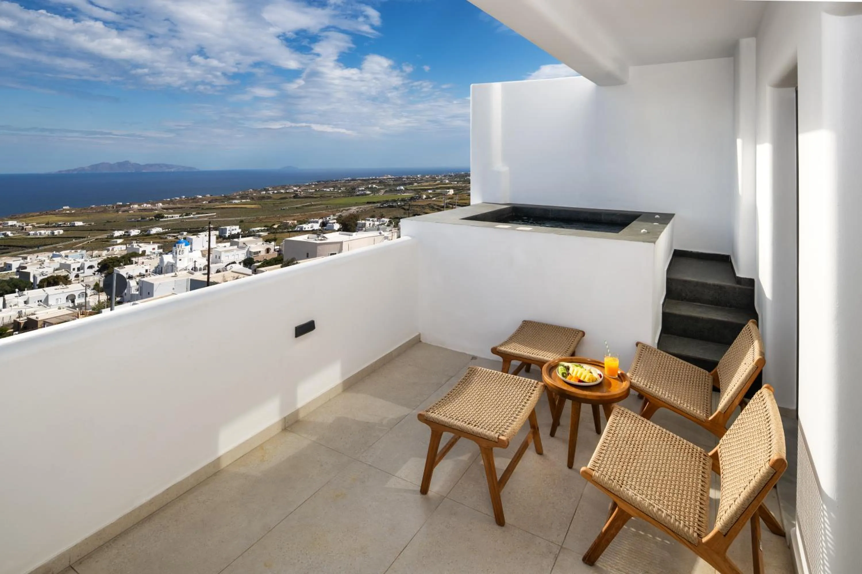 Hot Tub in Venus Sunrise Suites & Villas