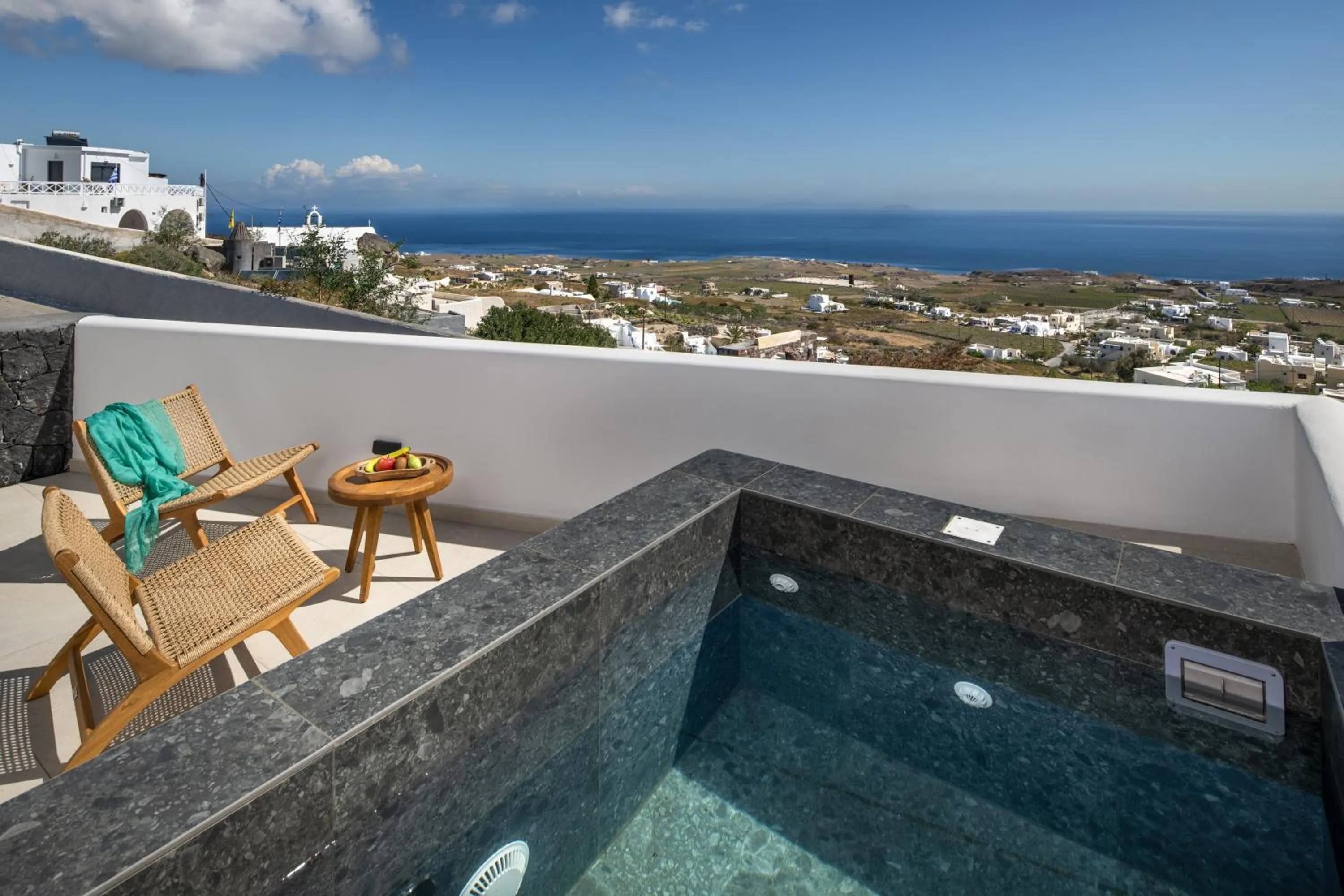 Hot Tub in Venus Sunrise Suites & Villas