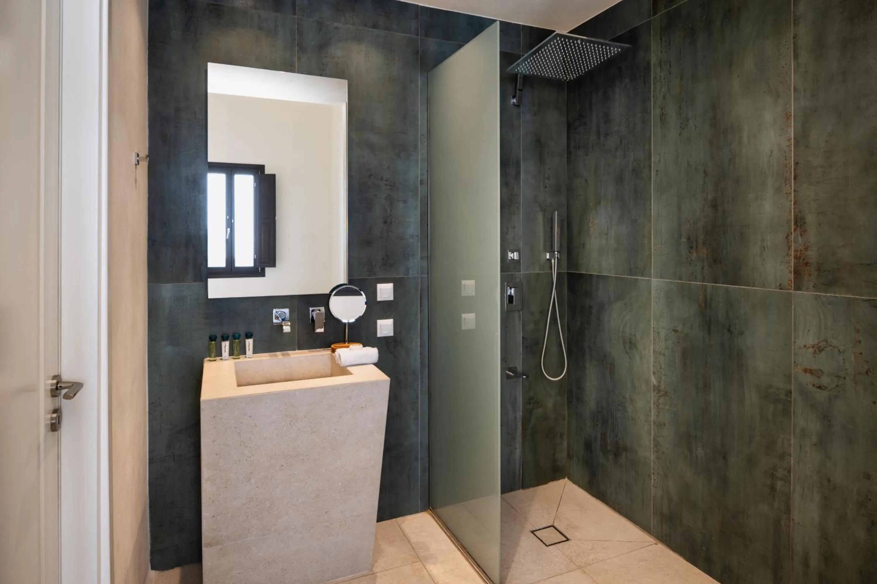 Bathroom in Venus Sunrise Suites & Villas