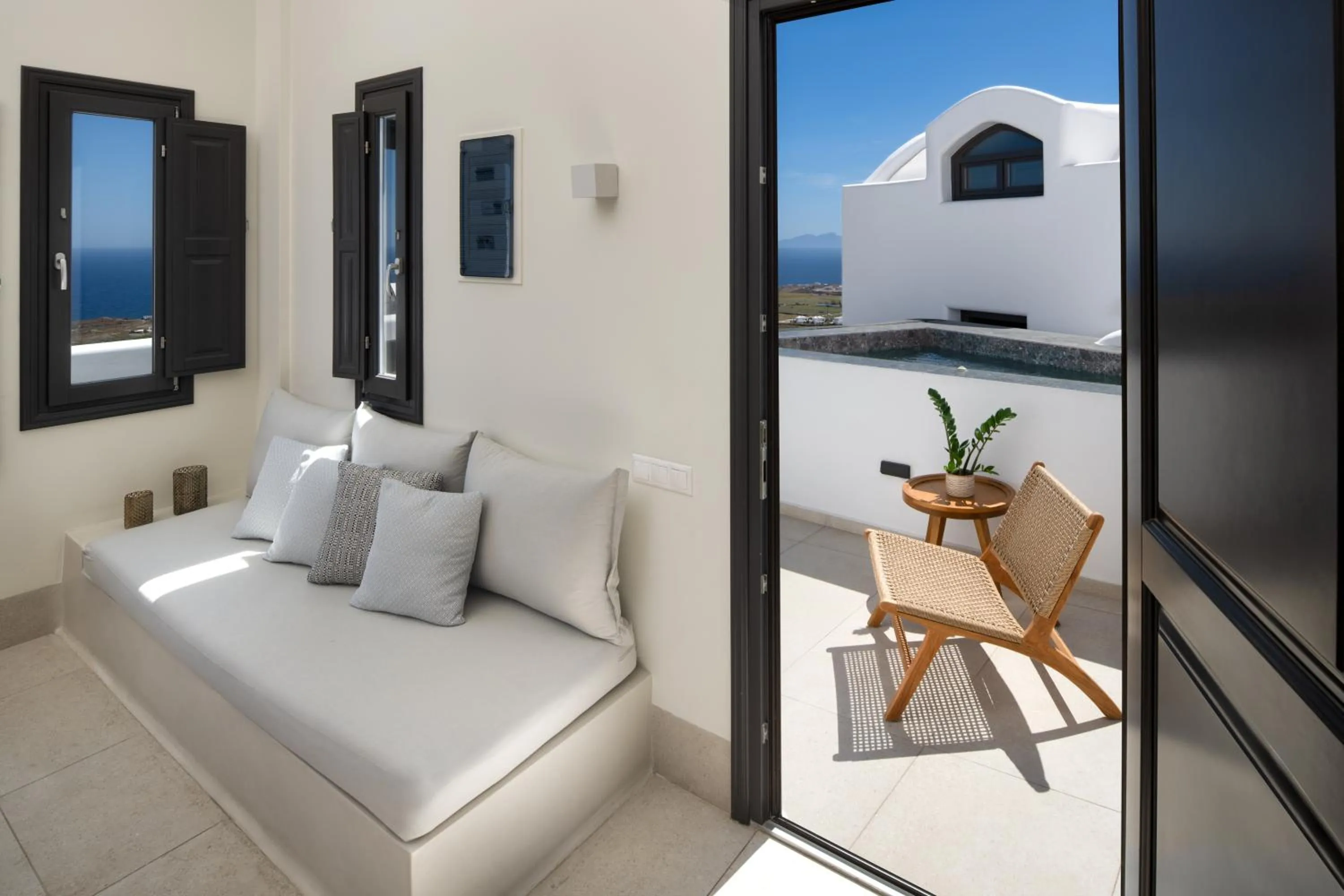 Hot Tub in Venus Sunrise Suites & Villas