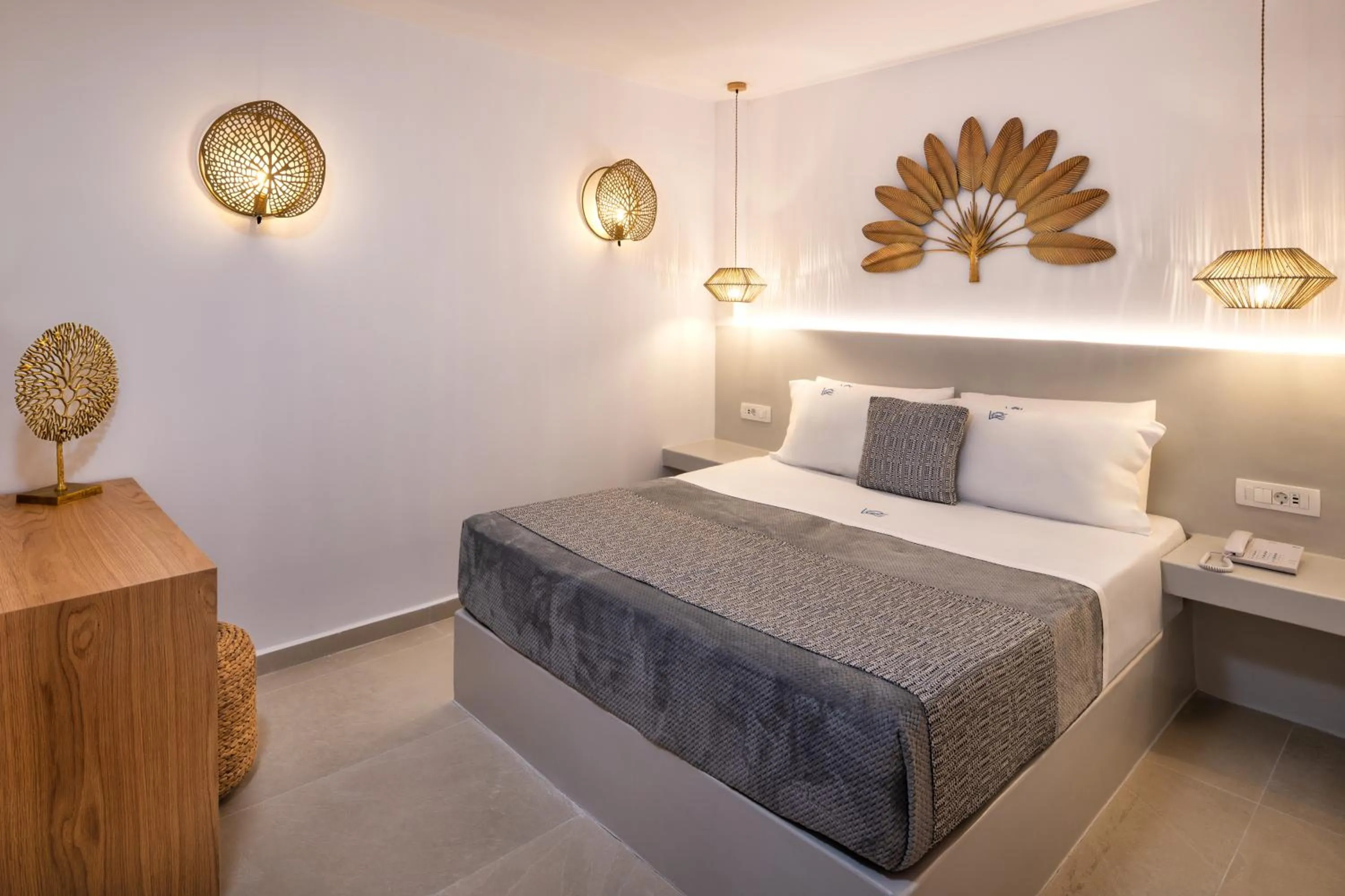 Bedroom, Bed in Venus Sunrise Suites & Villas