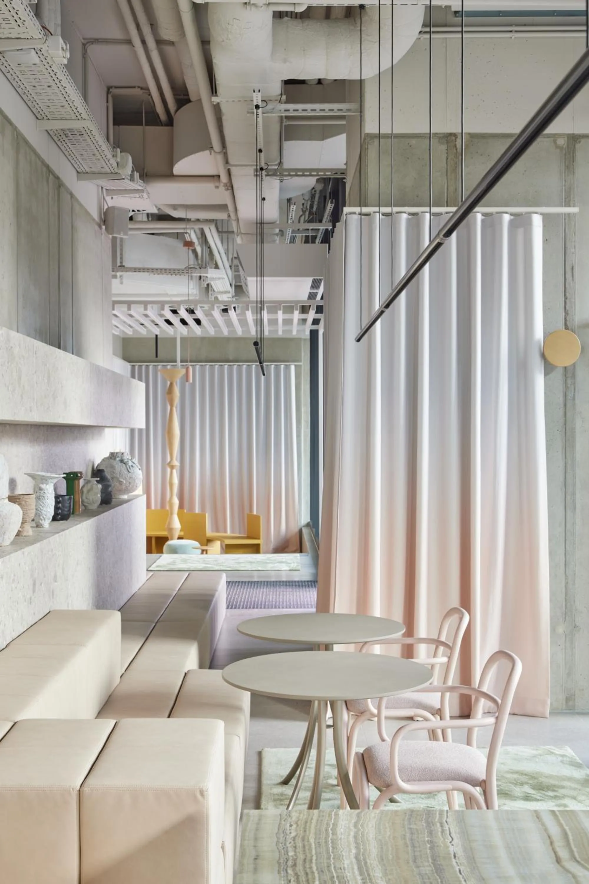 Lobby or reception in Locke at East Side Gallery