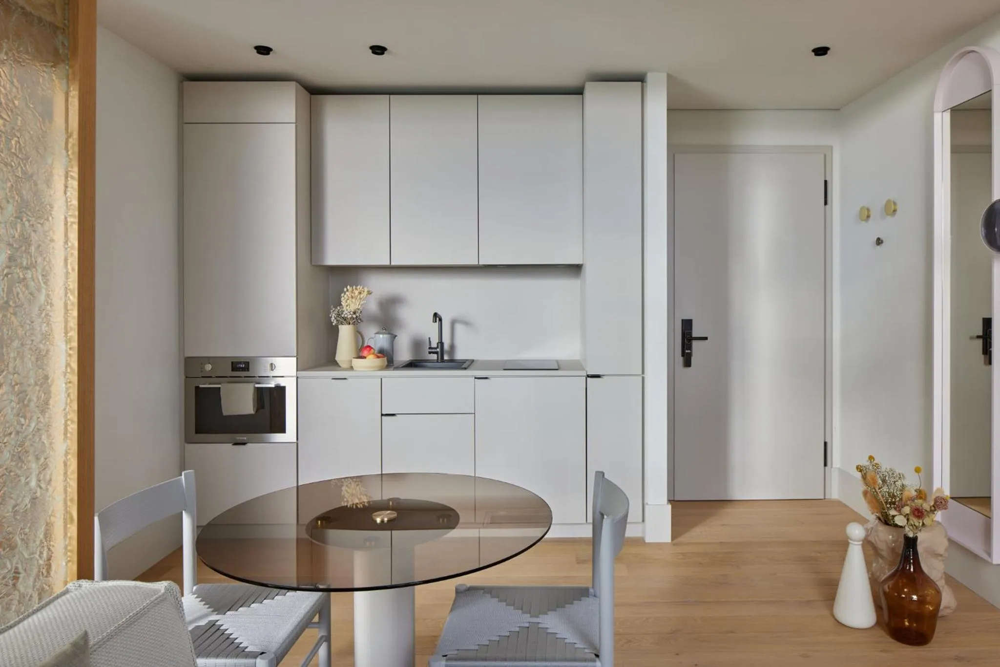 Property building in Locke at East Side Gallery