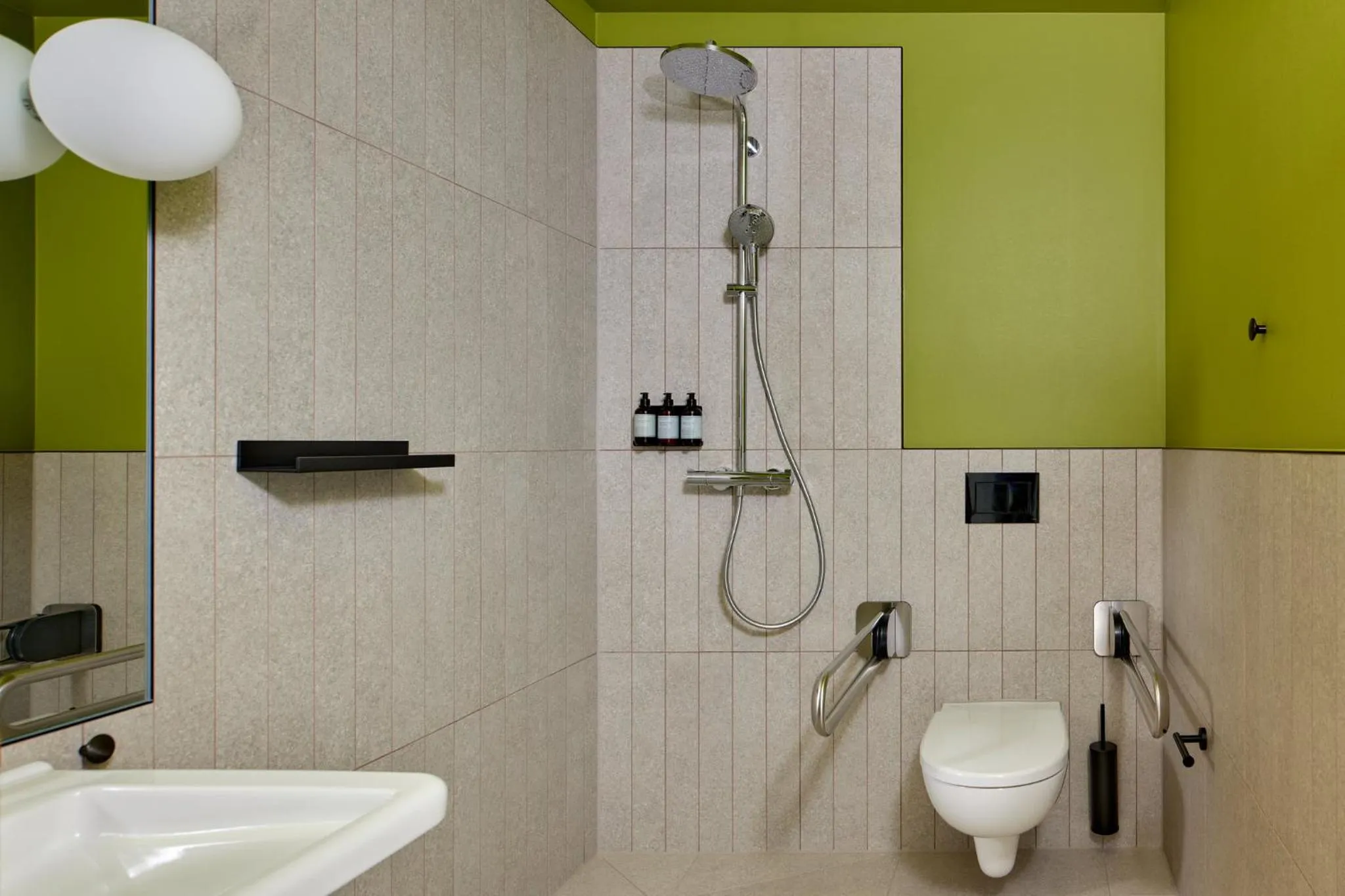 Property building in Locke at East Side Gallery