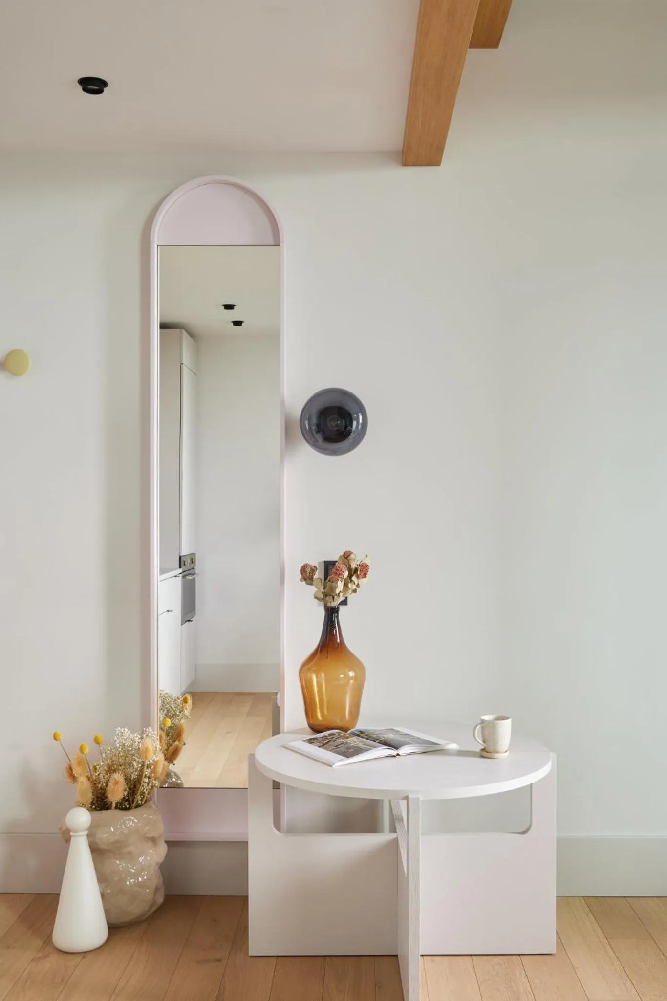 Property building in Locke at East Side Gallery