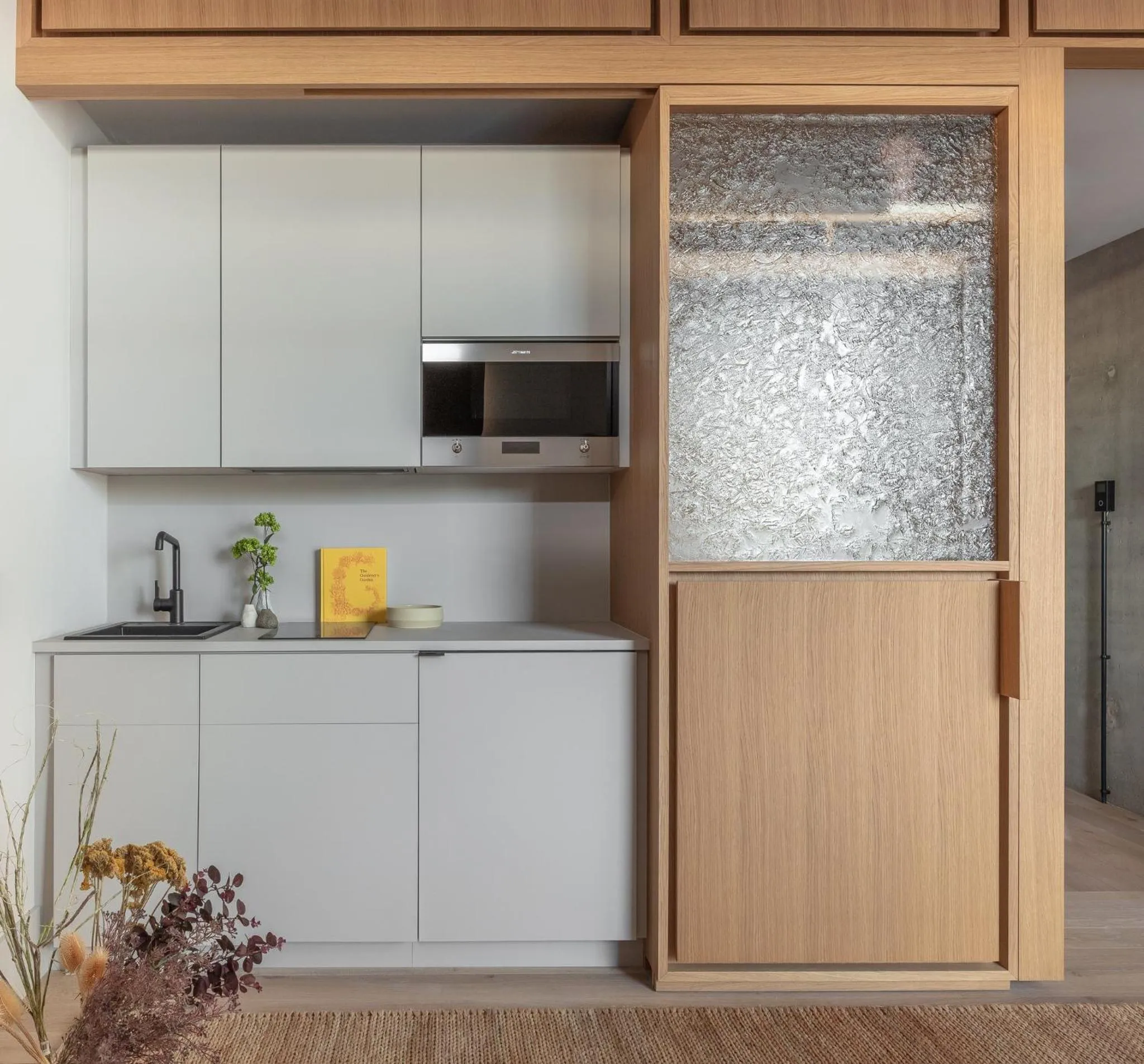 Property building in Locke at East Side Gallery