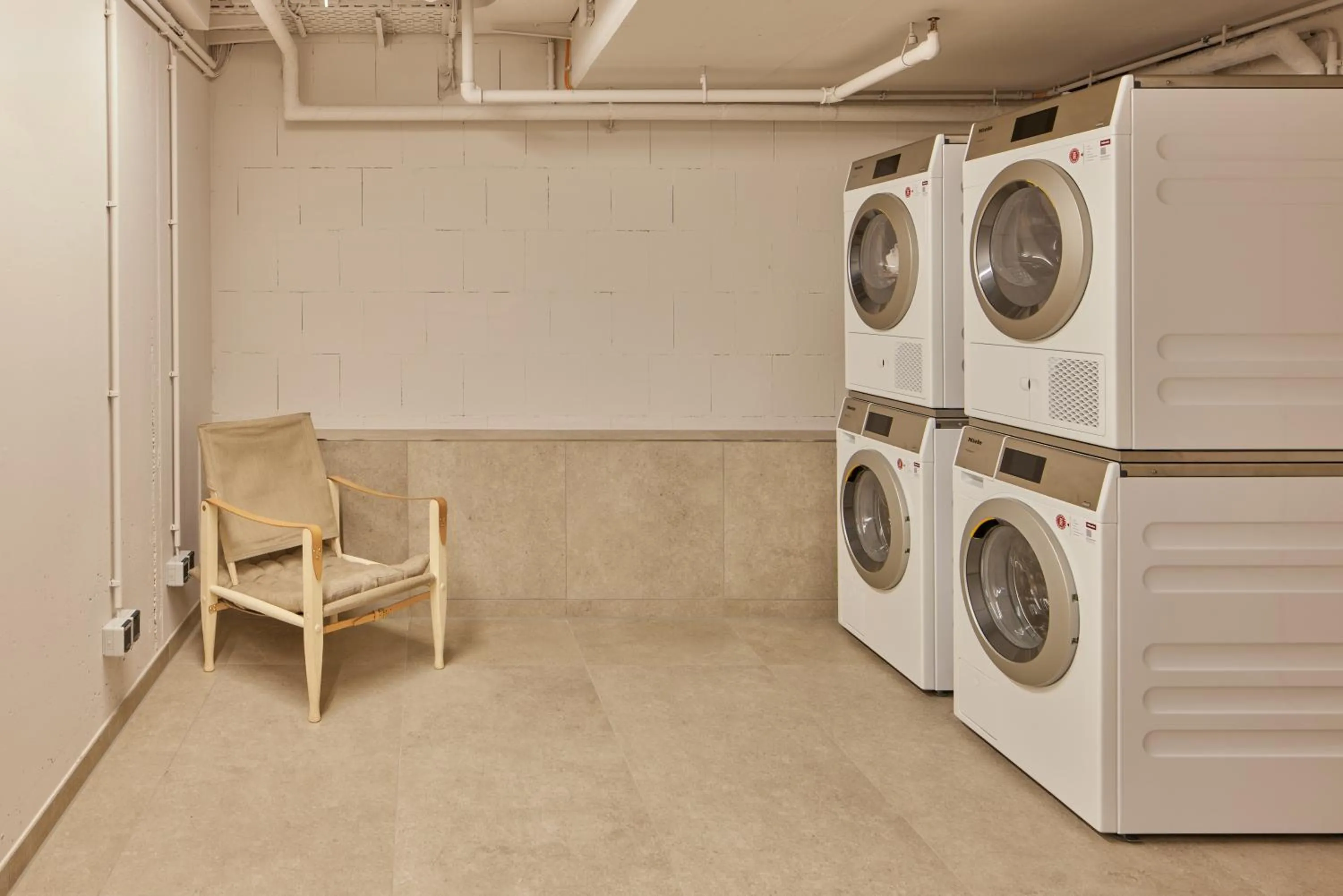 washing machine in Locke at East Side Gallery