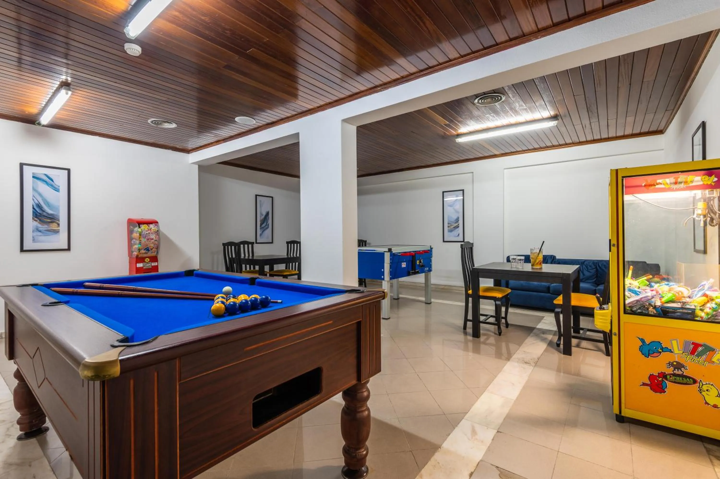 Billiard in Emeralds Albufeira by DK Stays