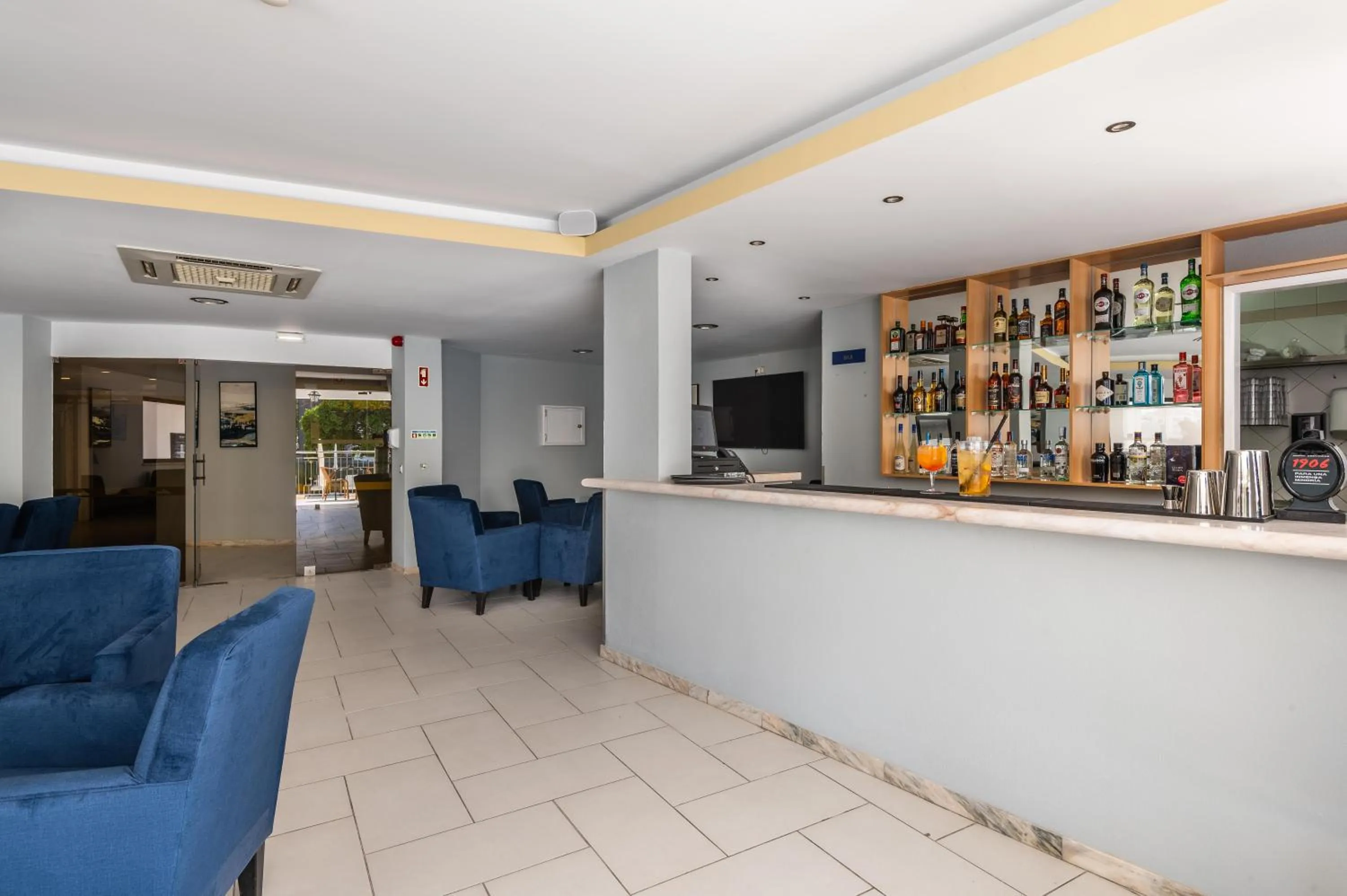 Lounge or bar in Emeralds Albufeira by DK Stays