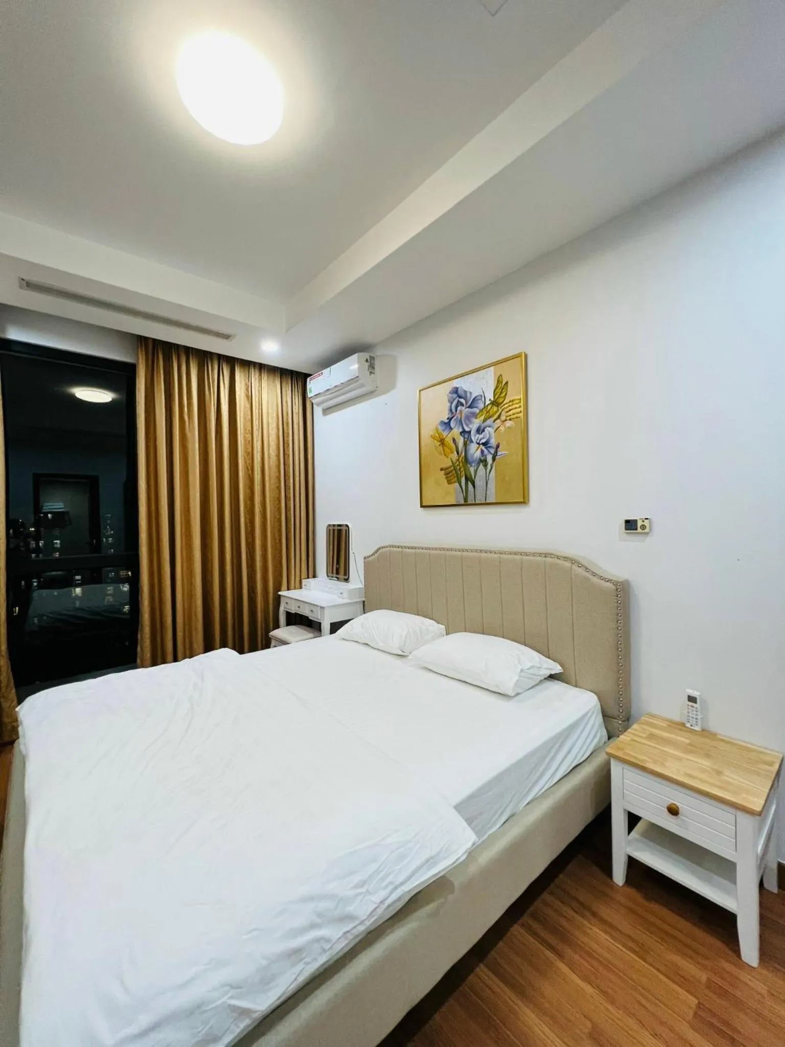 Bed in Vincom Mega Mall Royal City 72A Nguyễn Trãi Thanh Xuân Hà Nội