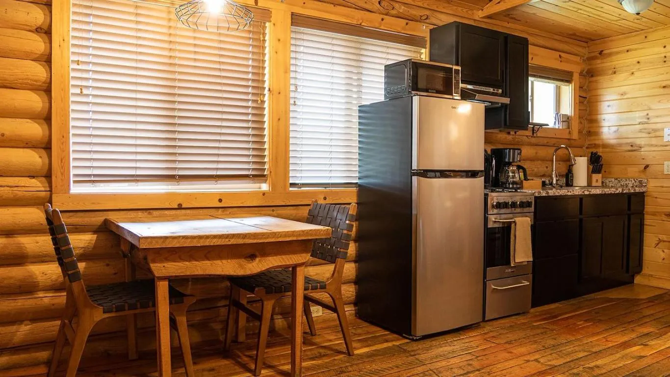 High Creek Lodge and Cabins