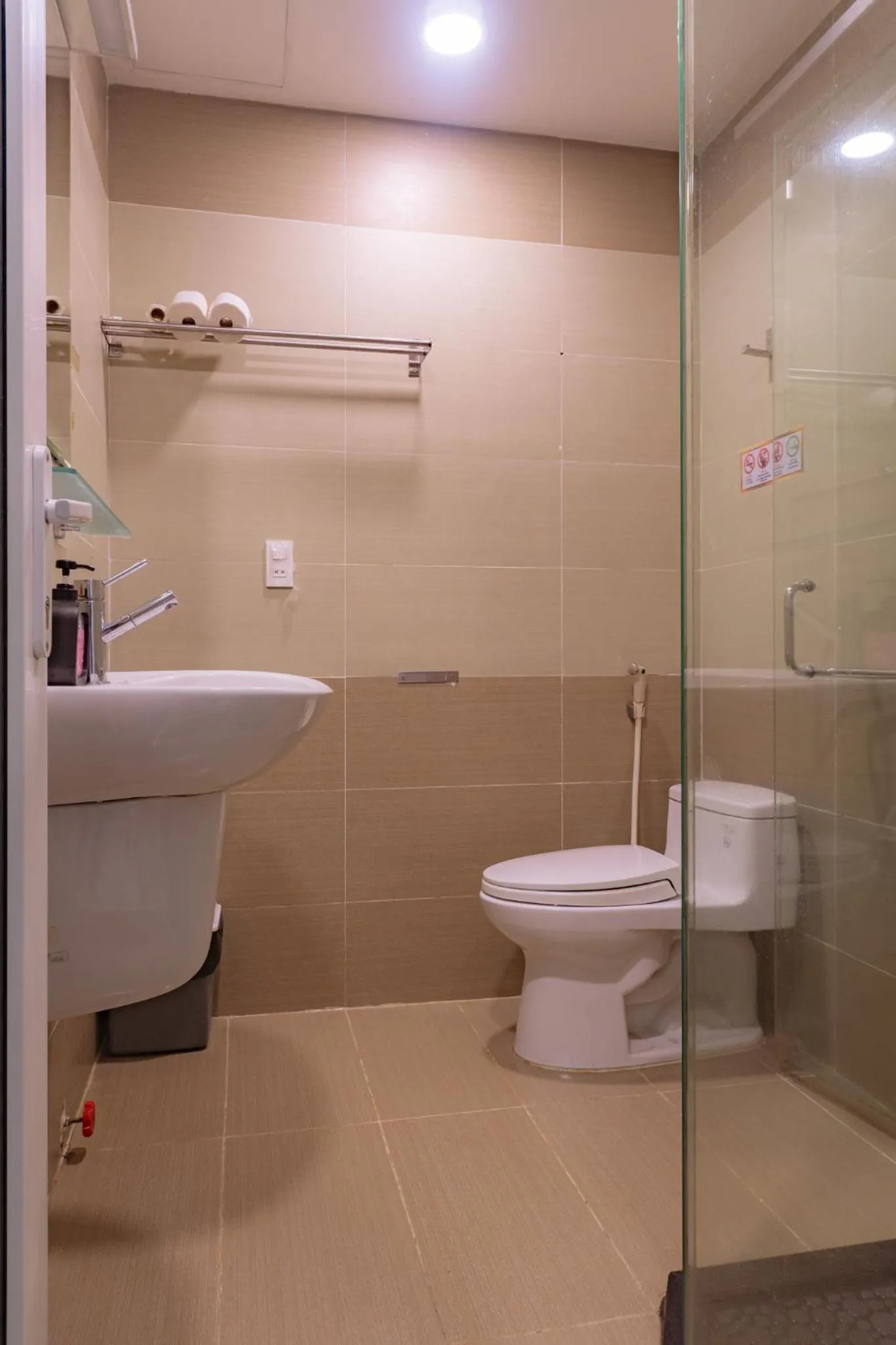 Toilet in Saigon Authentic Hostel - Local Vibes, City Tours, Cooking Dinner, Evening Streetfood, Free Menu Breakfast, Gym & Rooftop