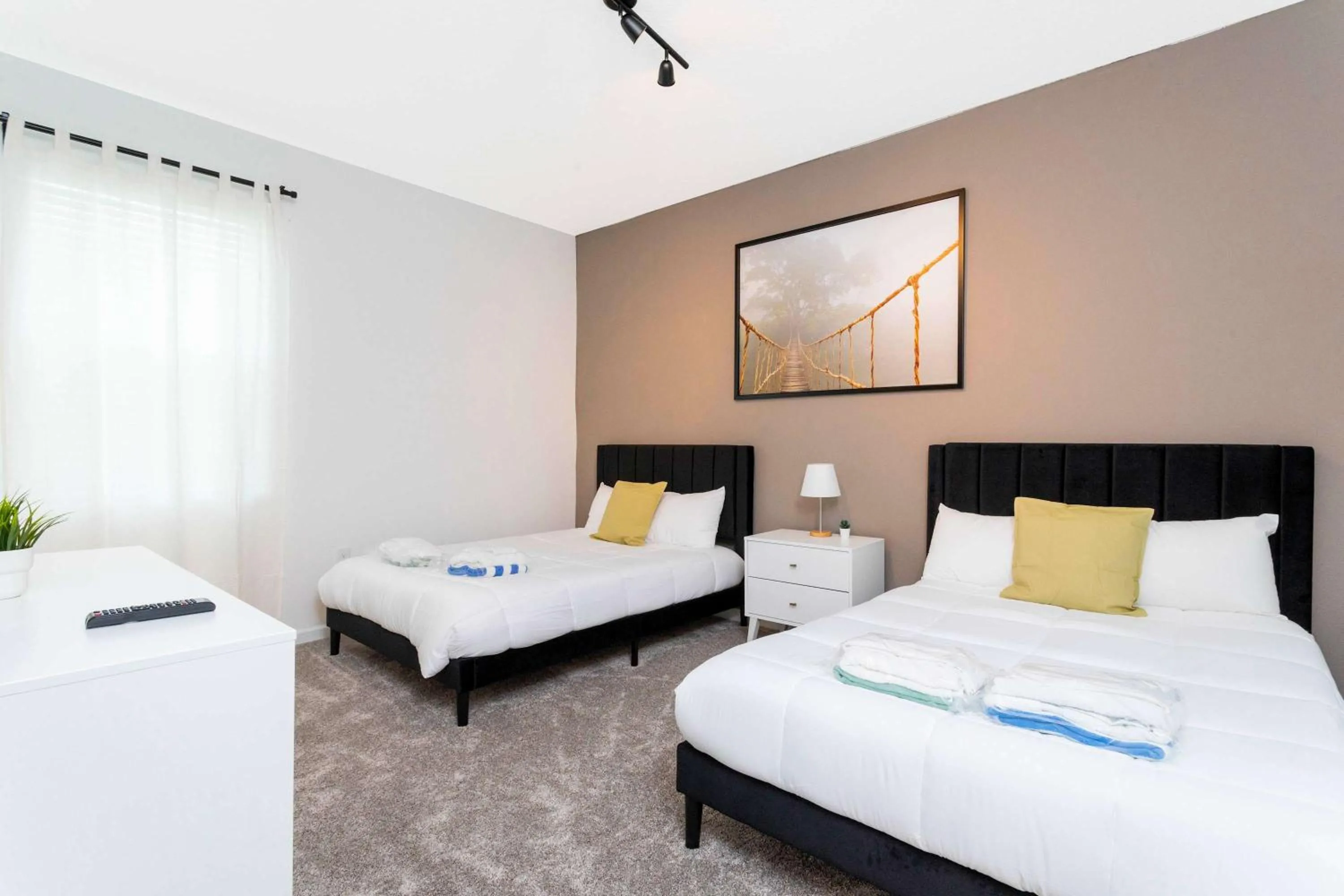 Bed in Family Friendly 3Bd Close to Disney @Champions Gate 991