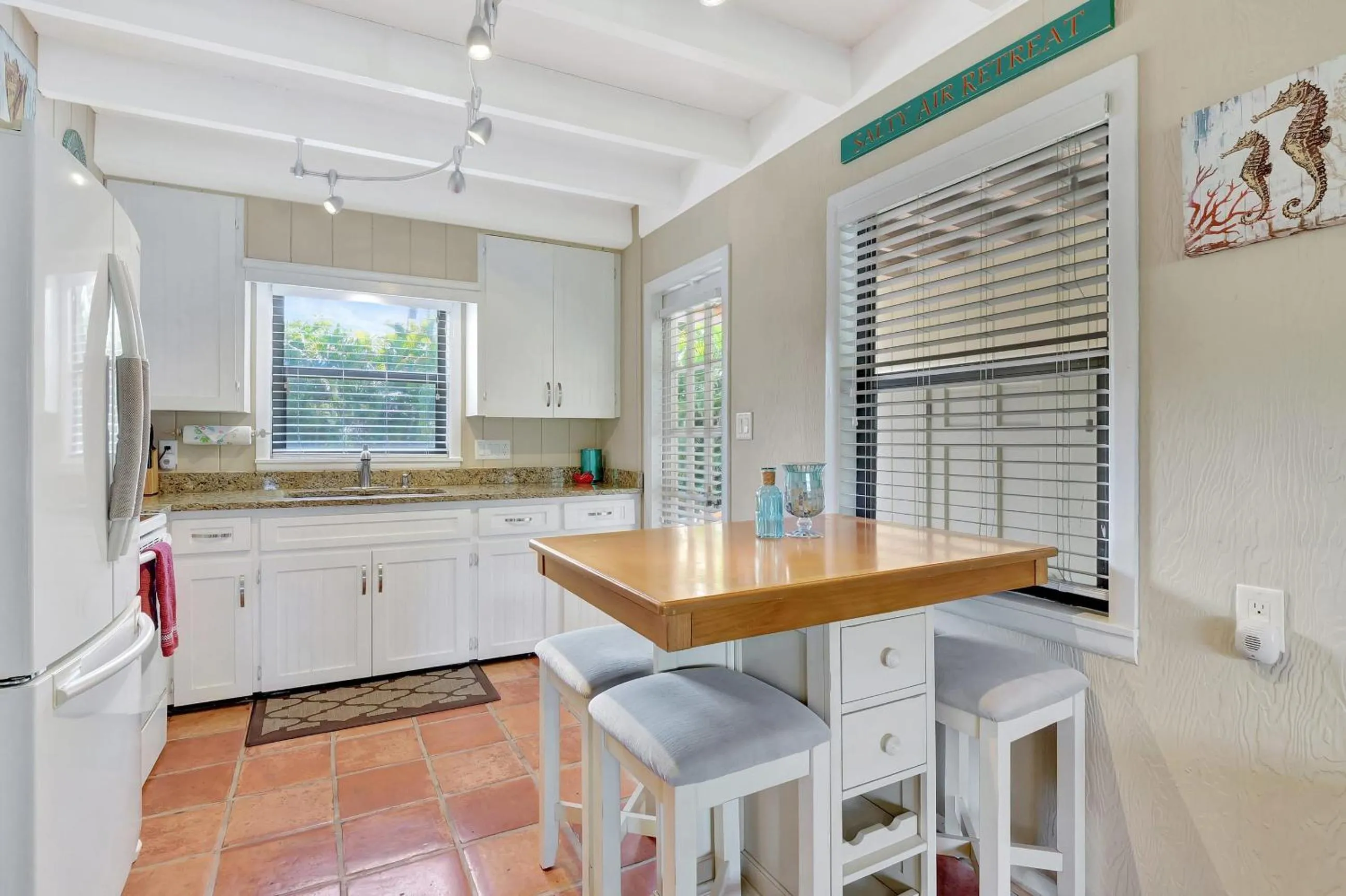 Sunny Naples - Subtropical Oasis Cottage