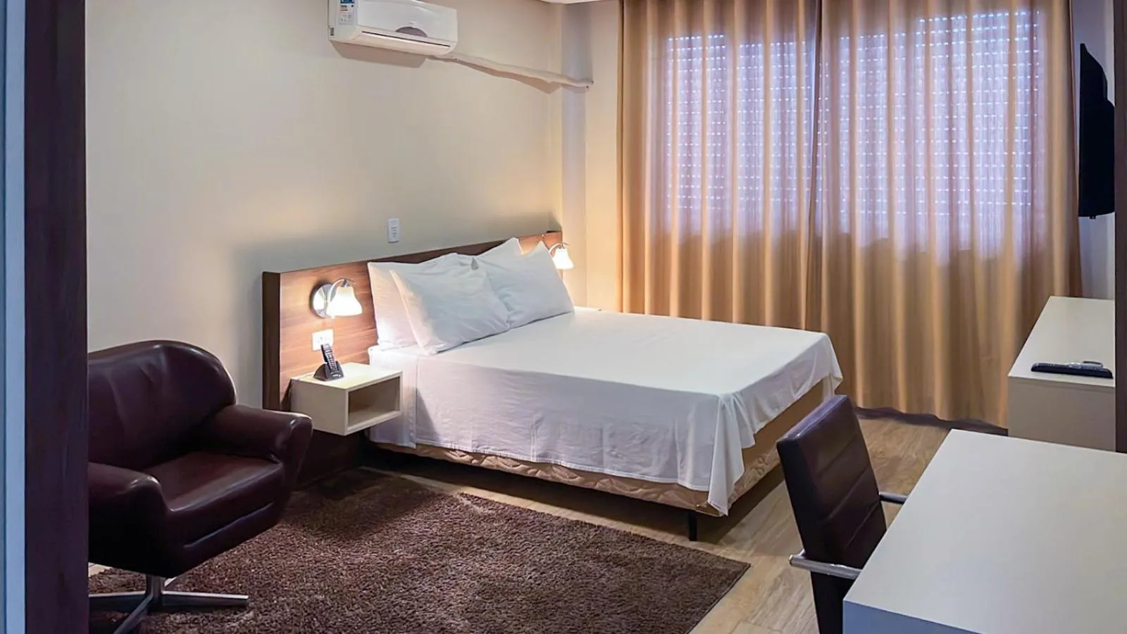 Photo of the whole room, Bed in Tri Hotel Lajeado